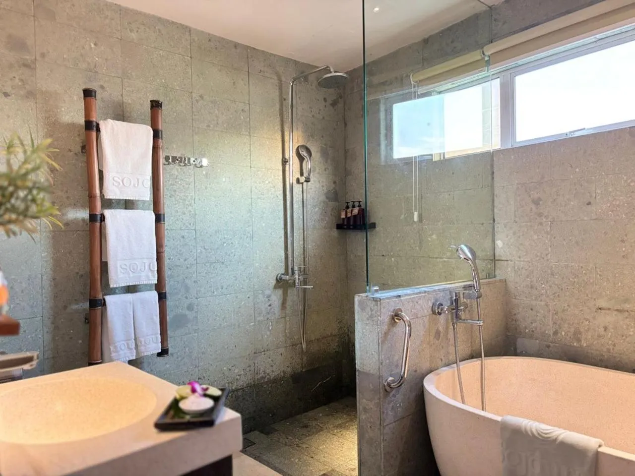 Shower in Sojourn Spa Hotel Melaka