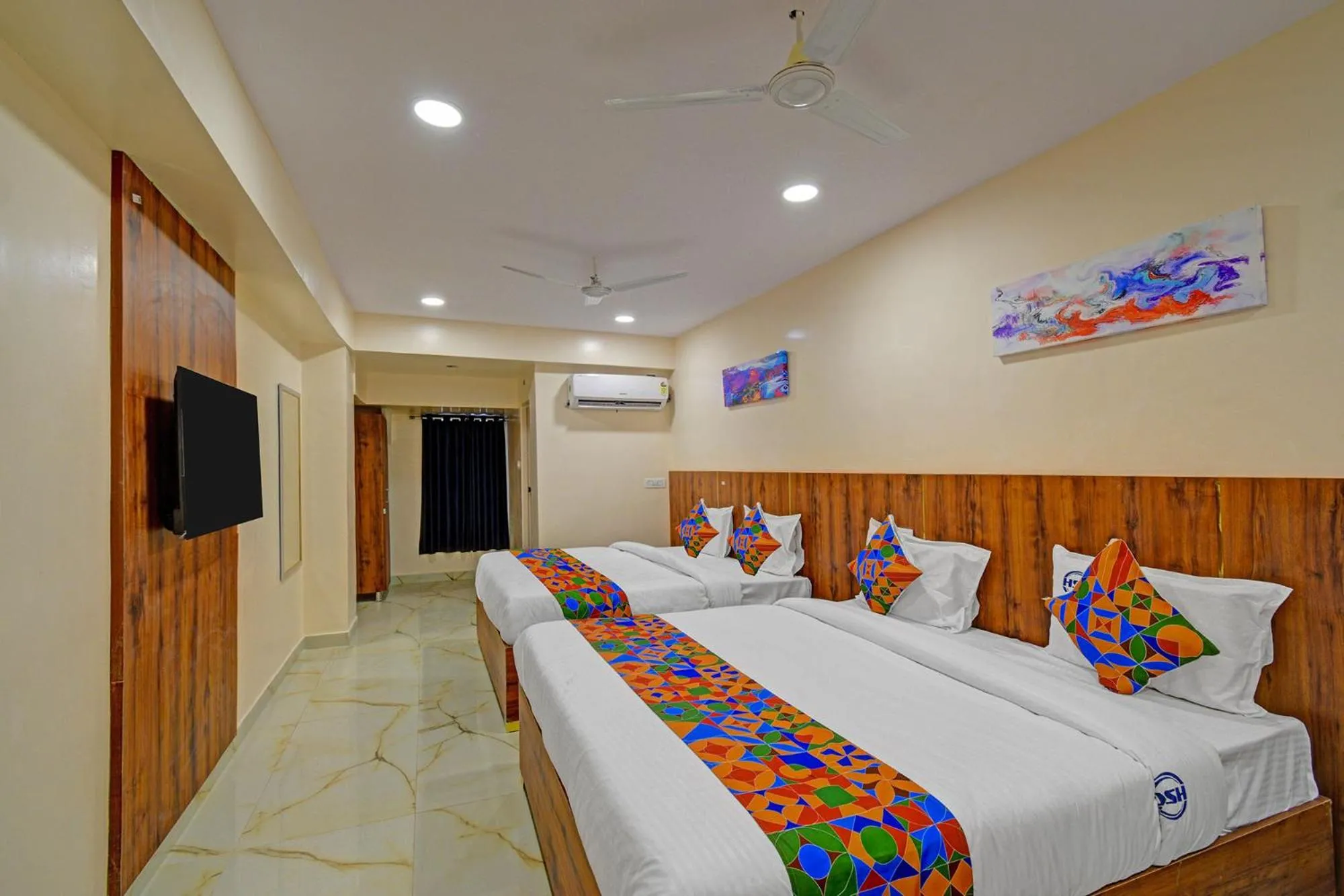 Bed in FabHotel S Continental