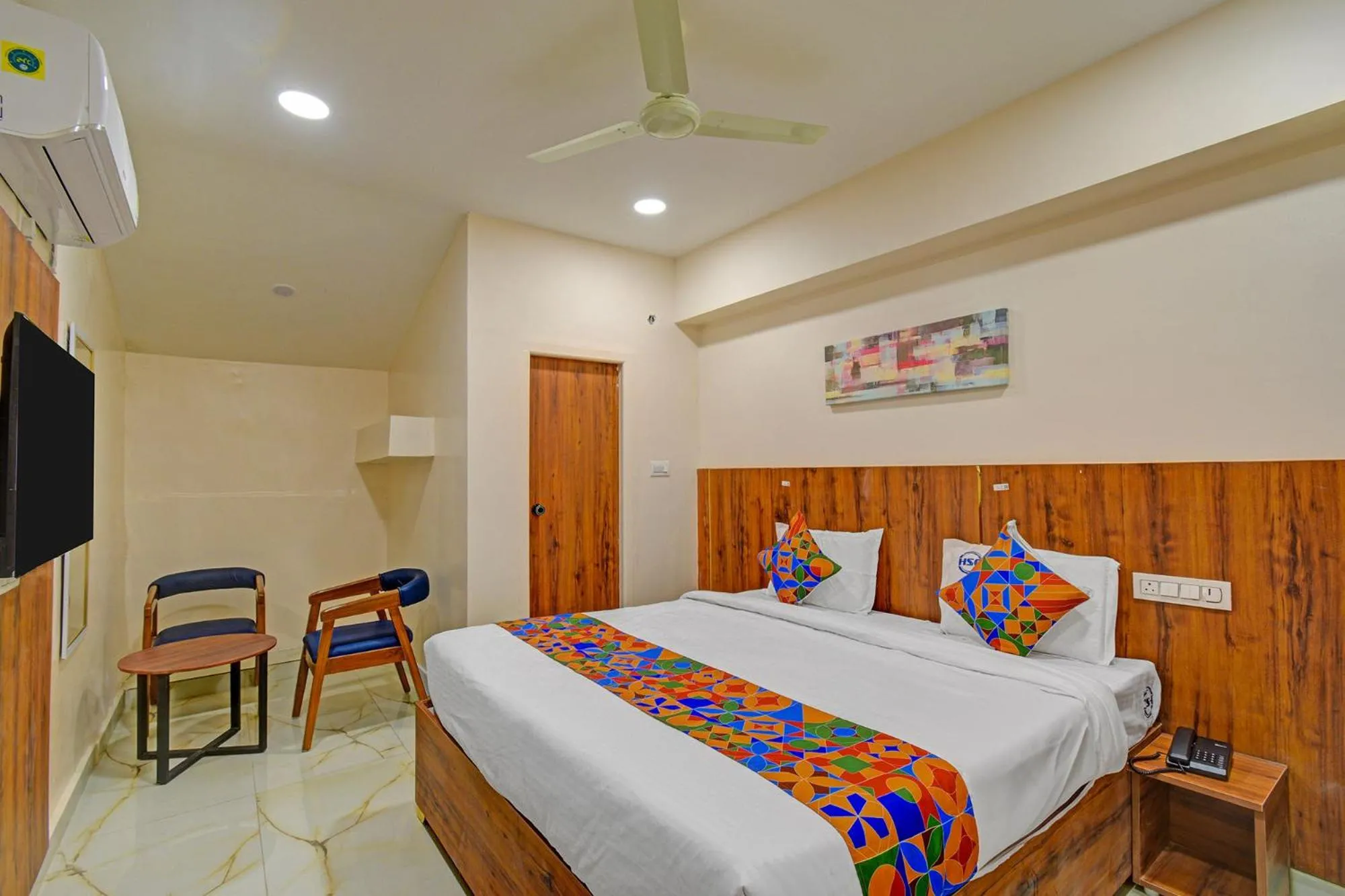 Bed in FabHotel S Continental