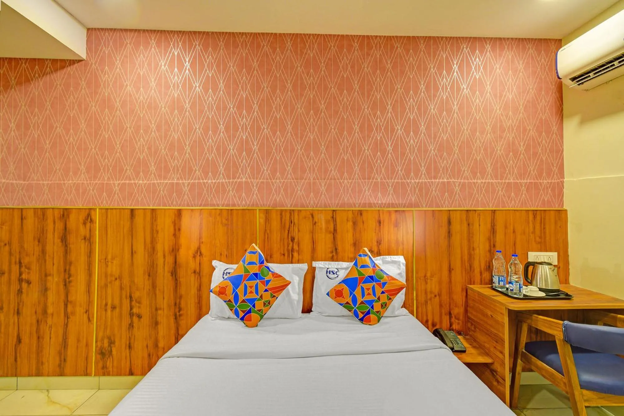 Bed in FabHotel S Continental