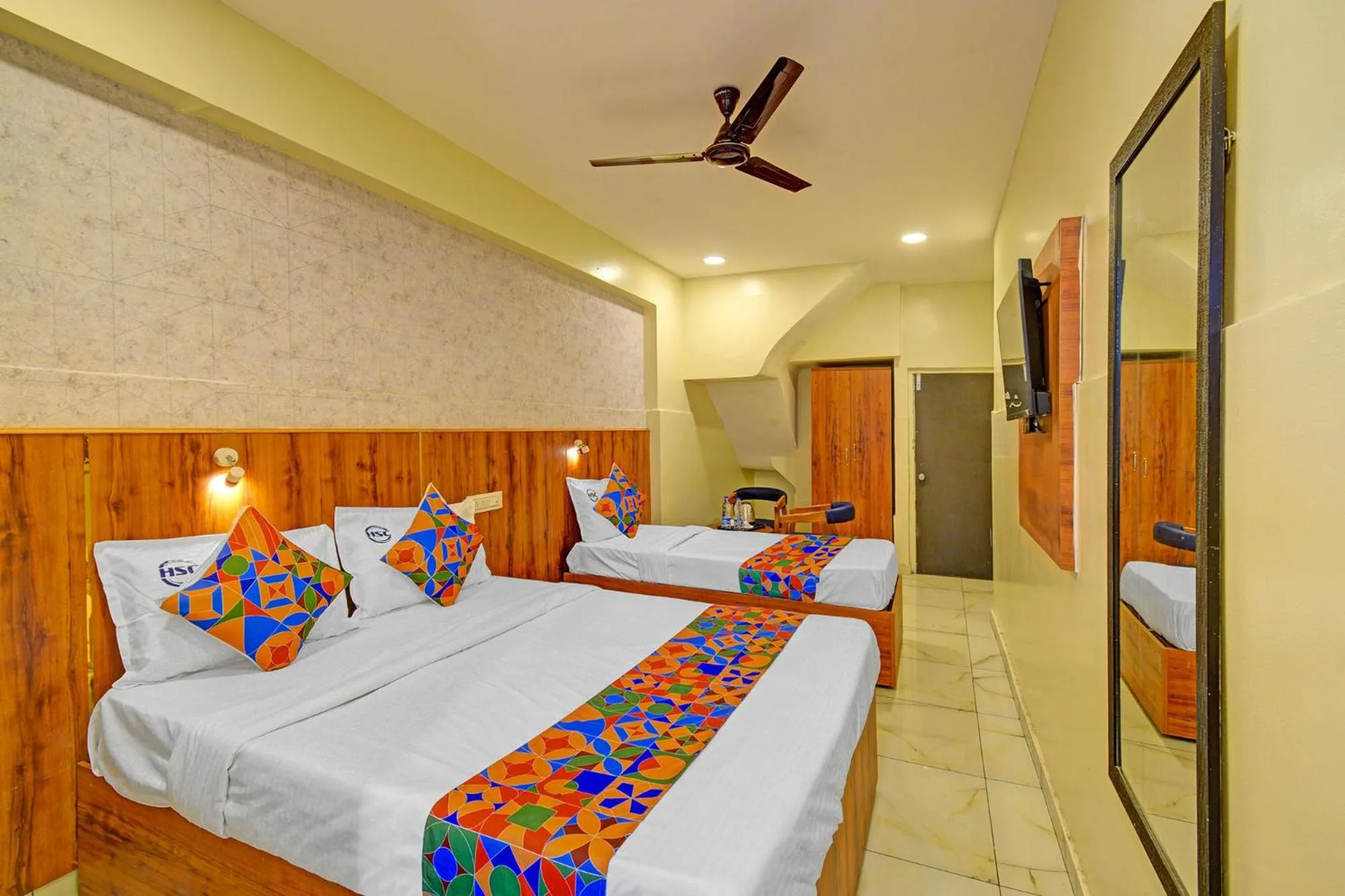 Bed in FabHotel S Continental