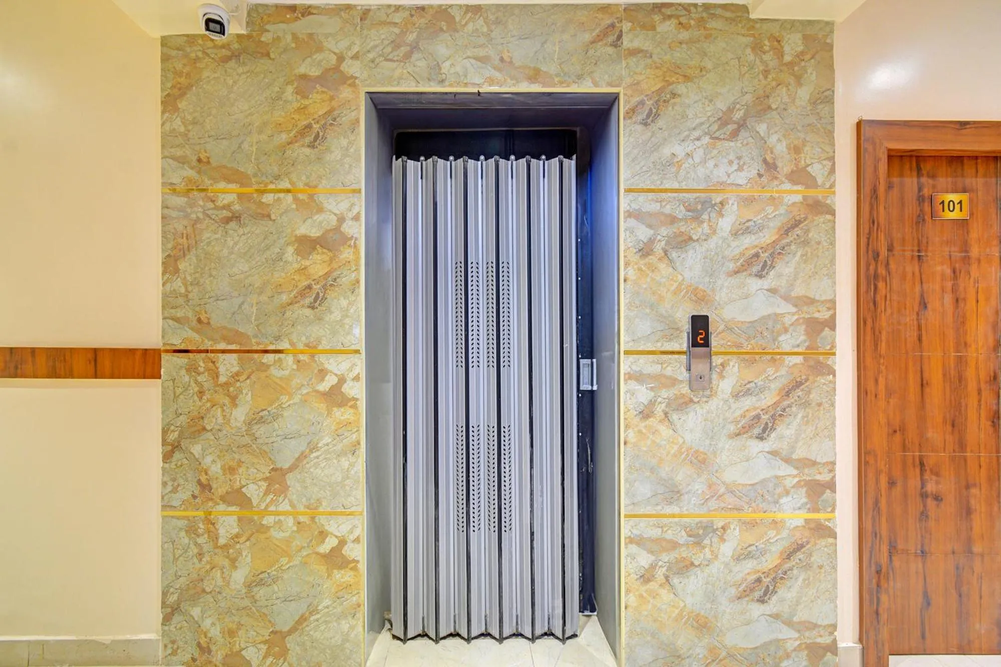 elevator in FabHotel S Continental