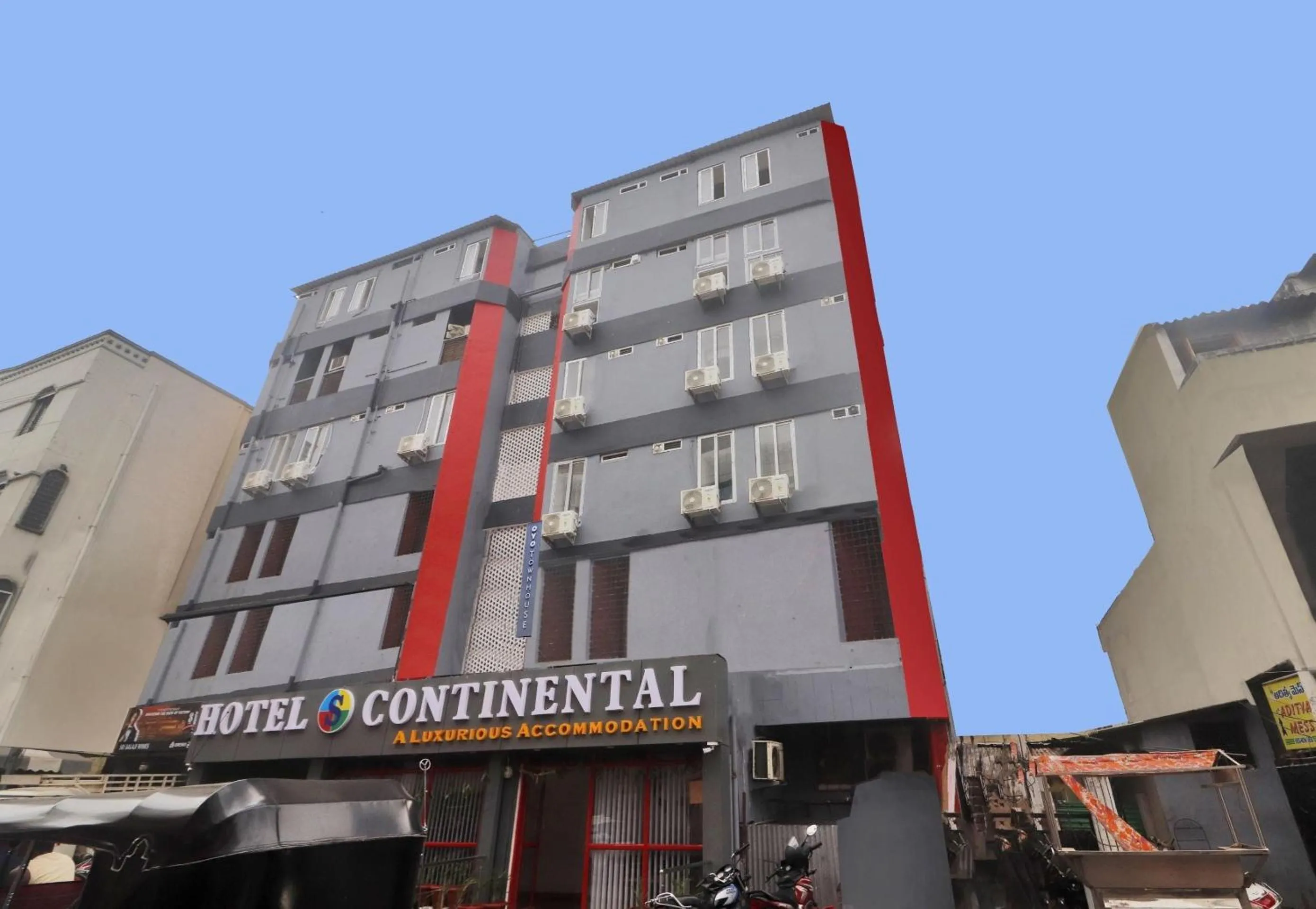 Facade/entrance in Townhouse S Continental