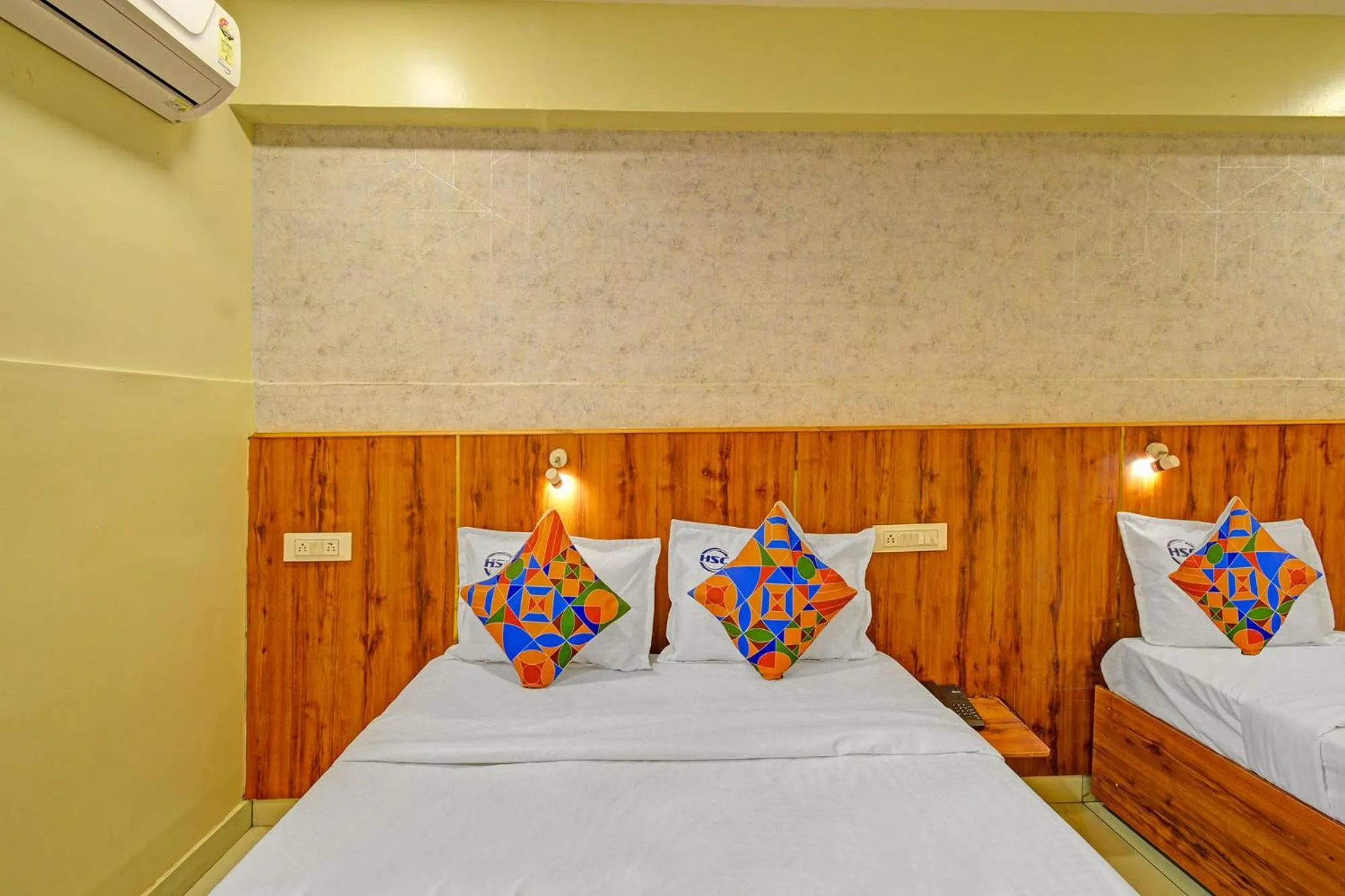 Bed in FabHotel S Continental