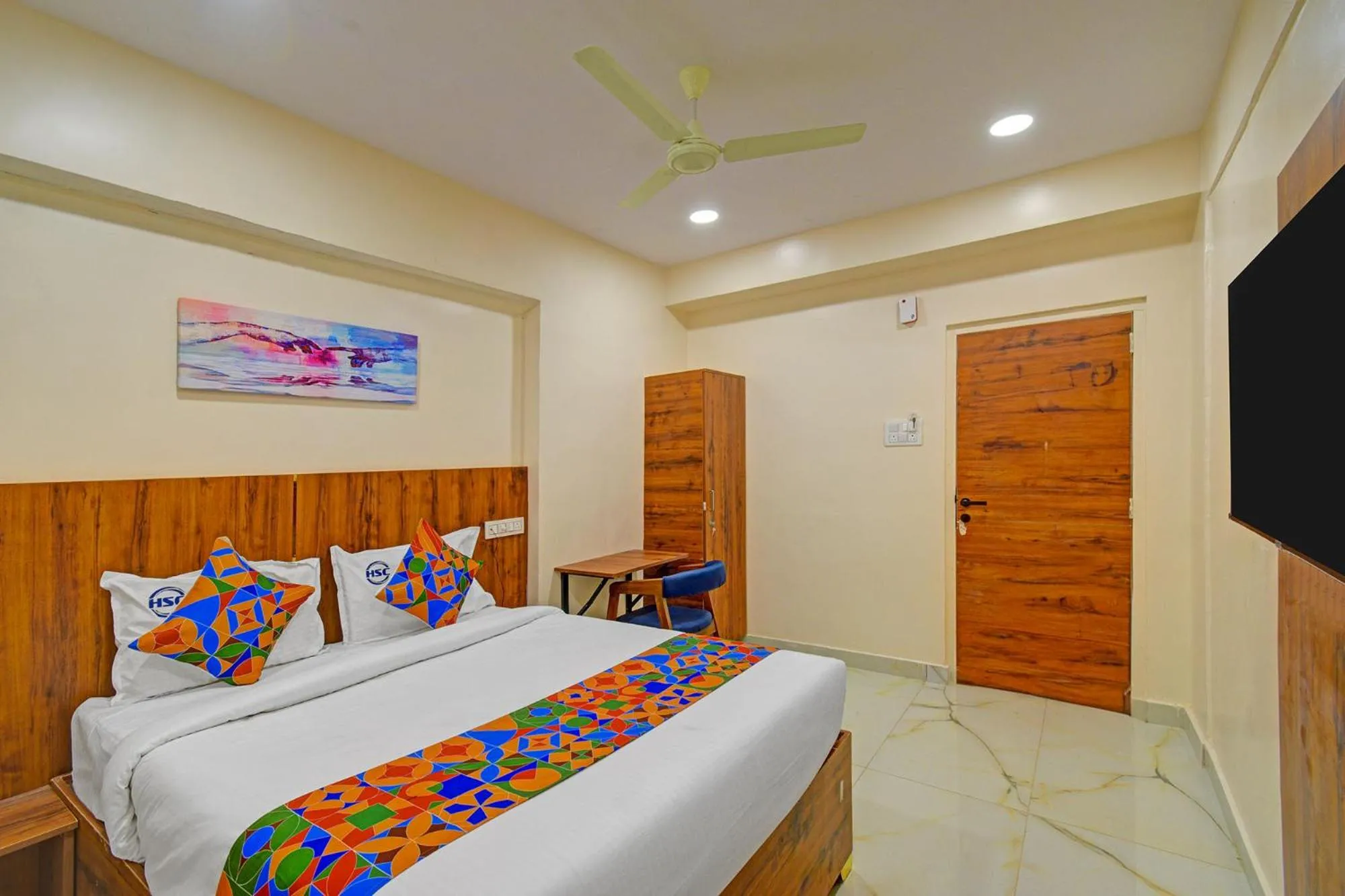 Bed in FabHotel S Continental