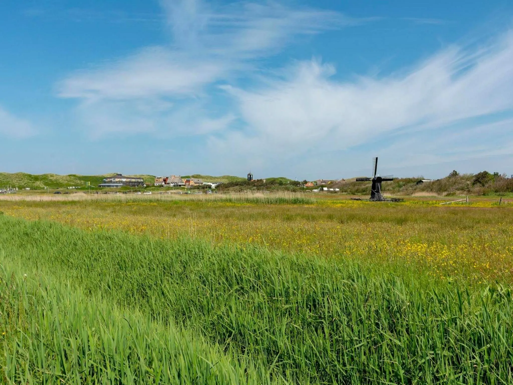 Neighbourhood in Bungalow near Dutch Beach & Family-Friendly Park