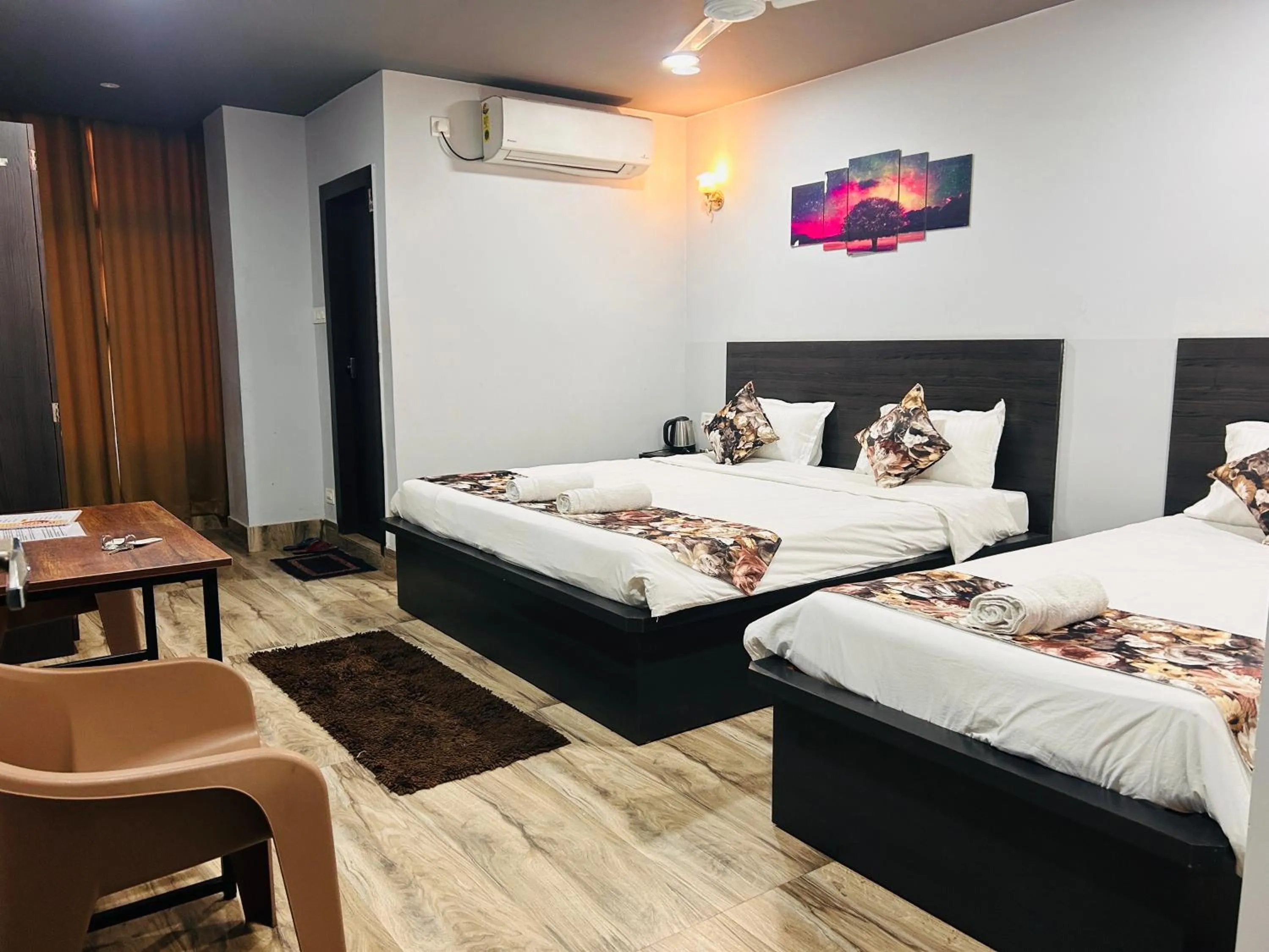 Toilet, Bed in JD Grand Inn