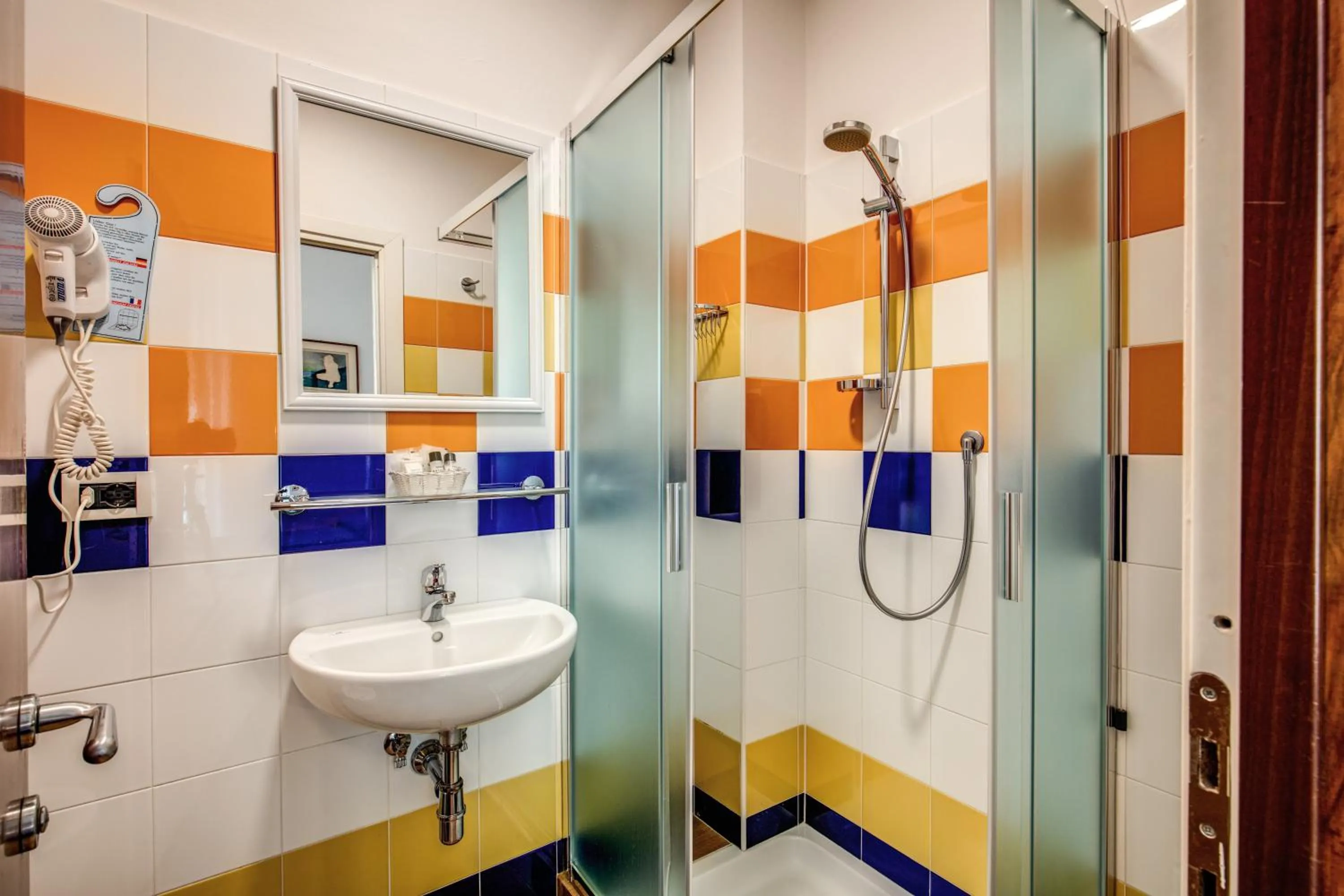 Bathroom in Hotel Nuova Italia