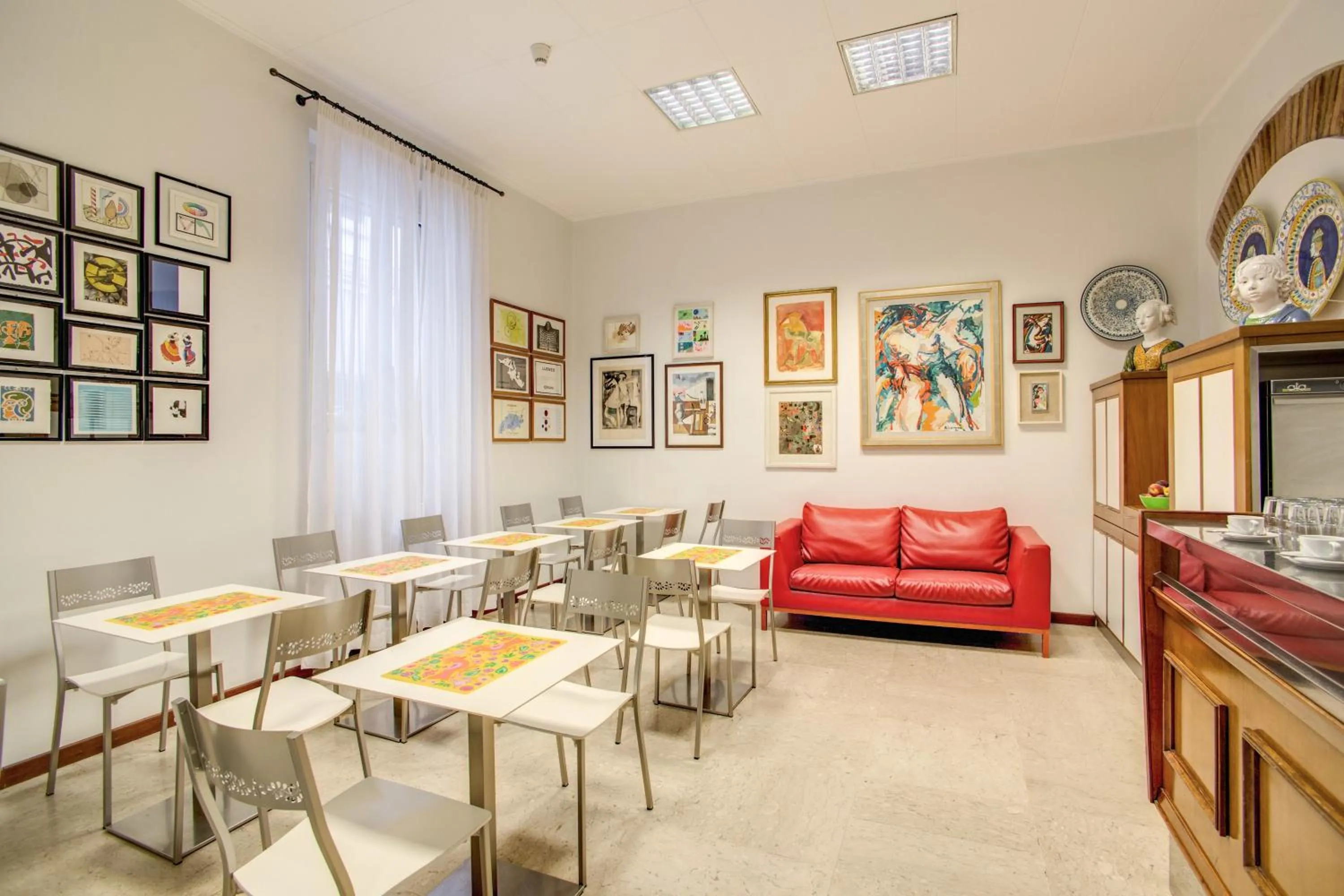 Restaurant/places to eat in Hotel Nuova Italia