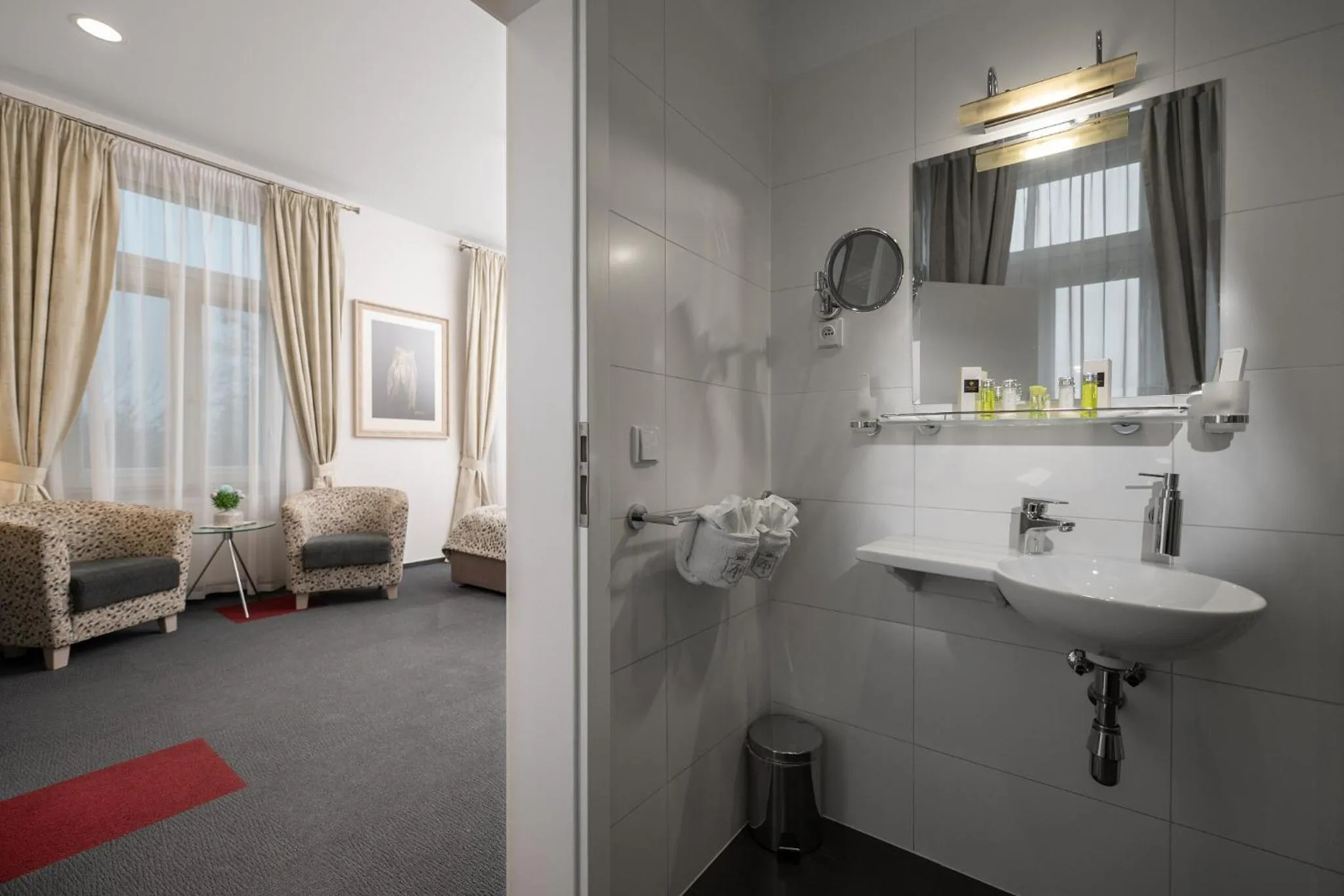 Property building, Bed in Zámeček Petrovice