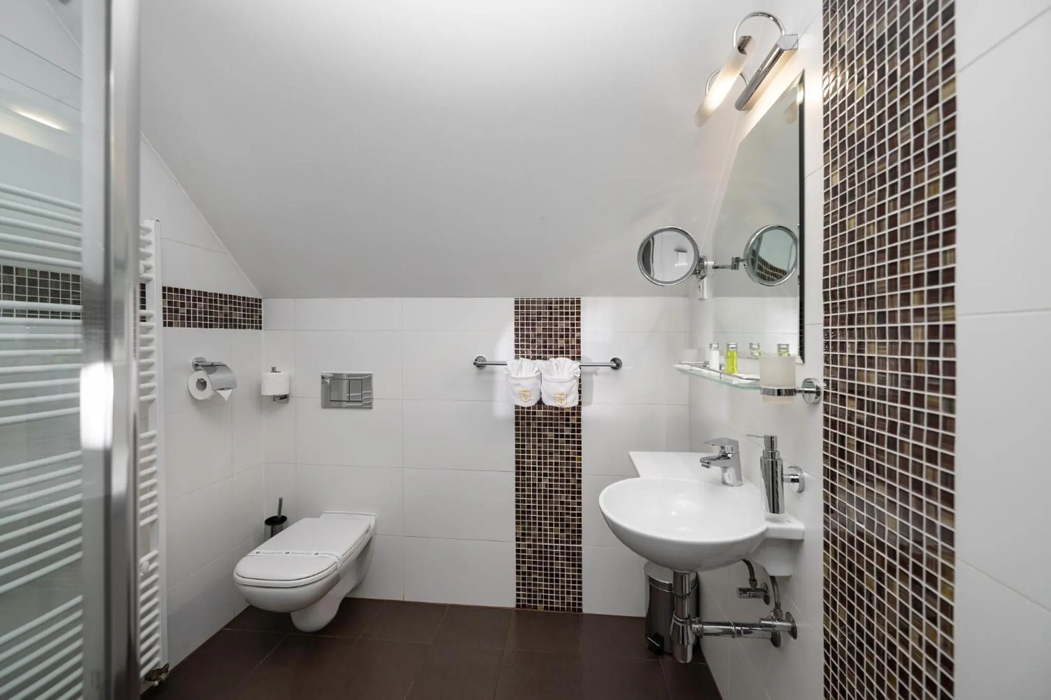 Property building in Zámeček Petrovice