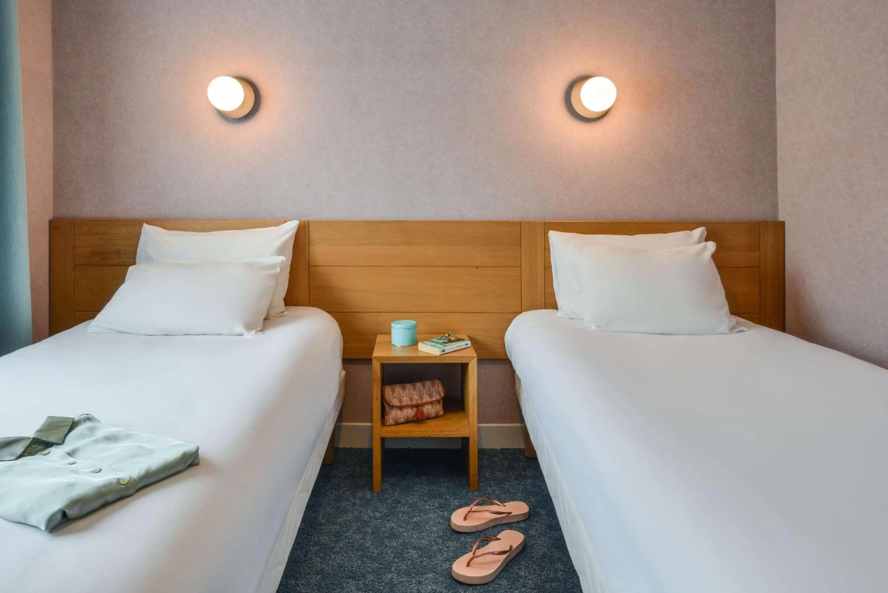 Bedroom, Bed in Sure Hotel by Best Western Centre Beaune