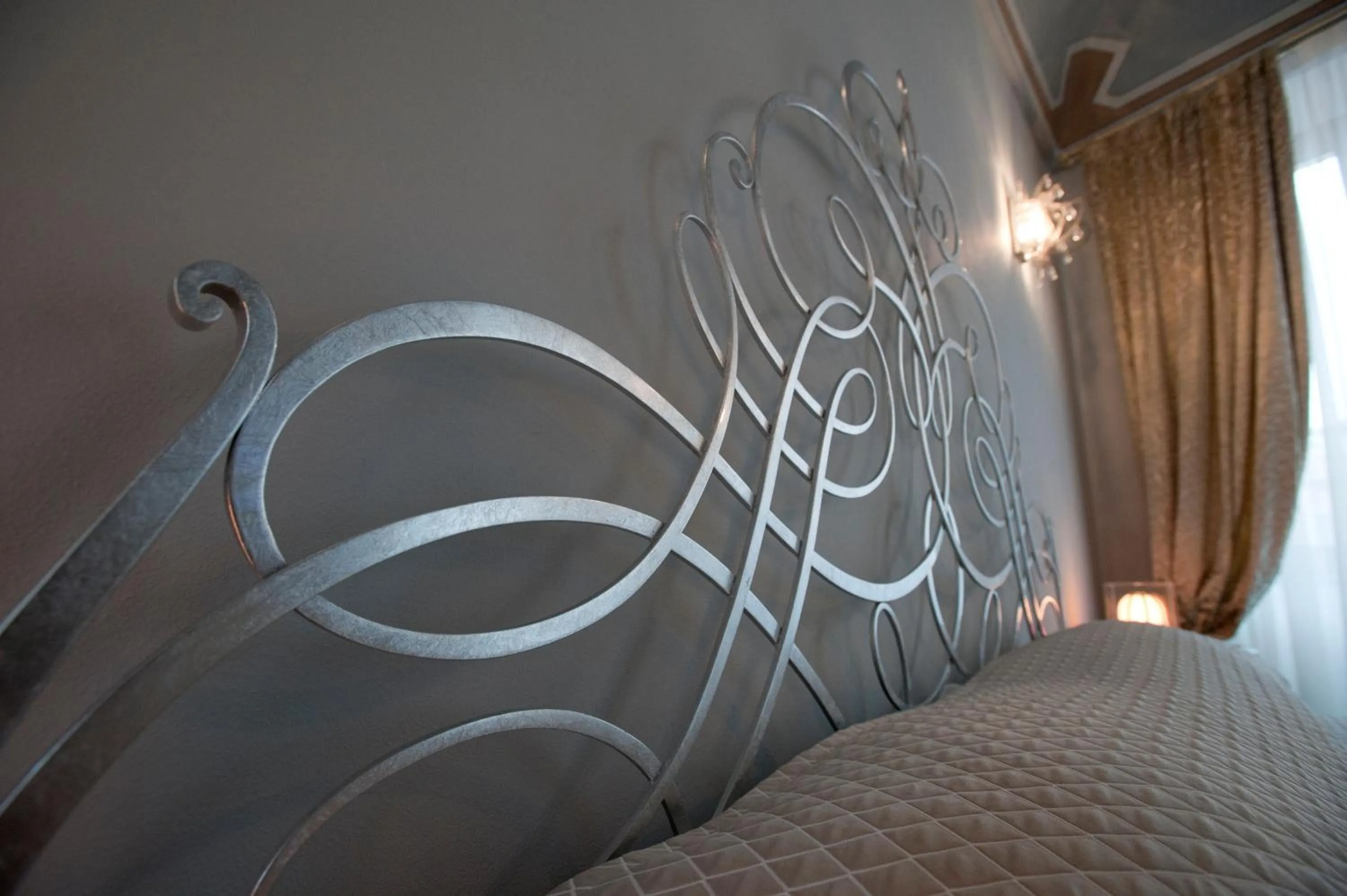 Bed in Vinoteca La Sacrestia