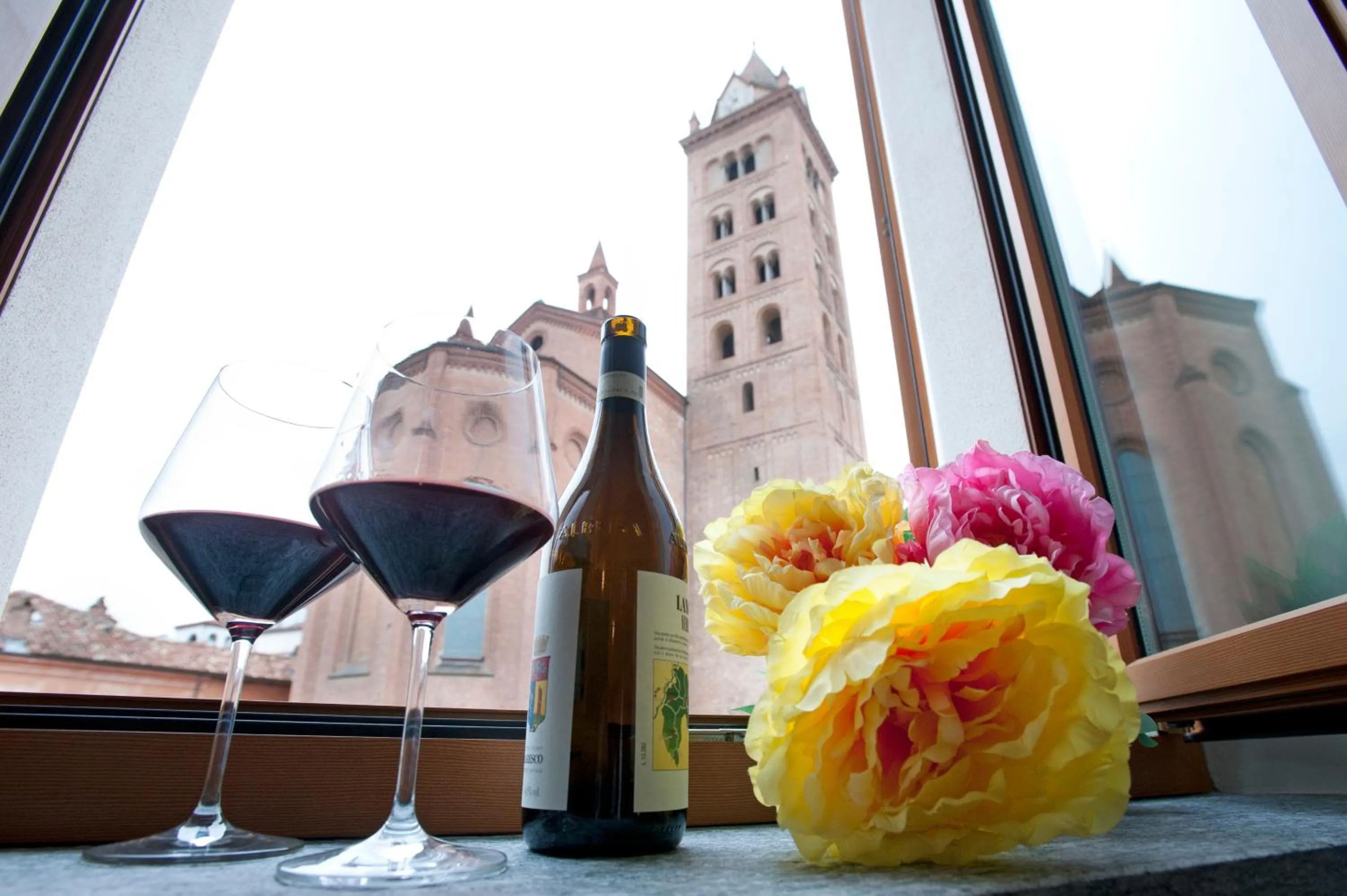 Landmark view in Vinoteca La Sacrestia