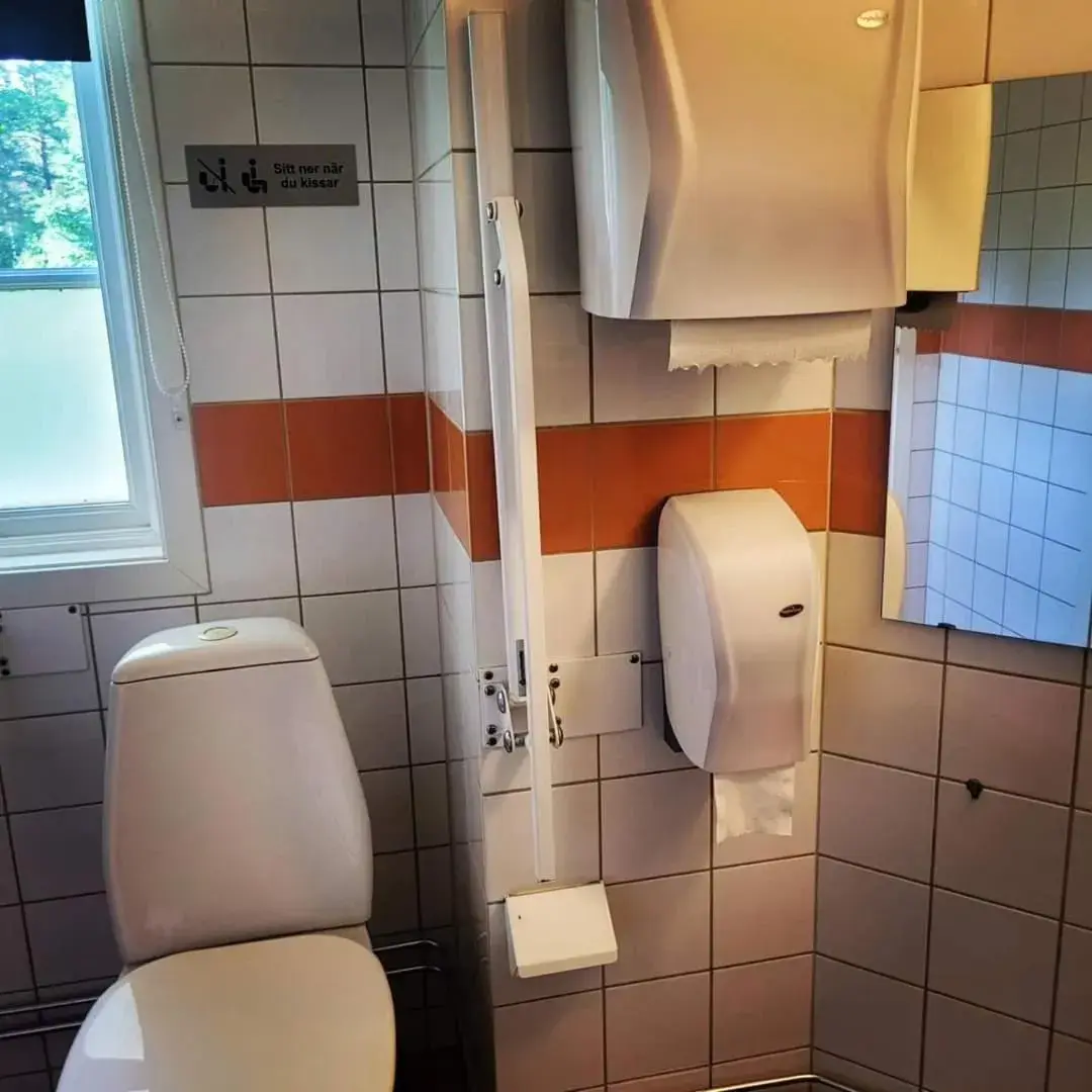 Twin Room with Shared Bathroom in KvarnDammens Bed & Breakfast Twin Room with Shared Bathroom in KvarnDammens Bed & Breakfast