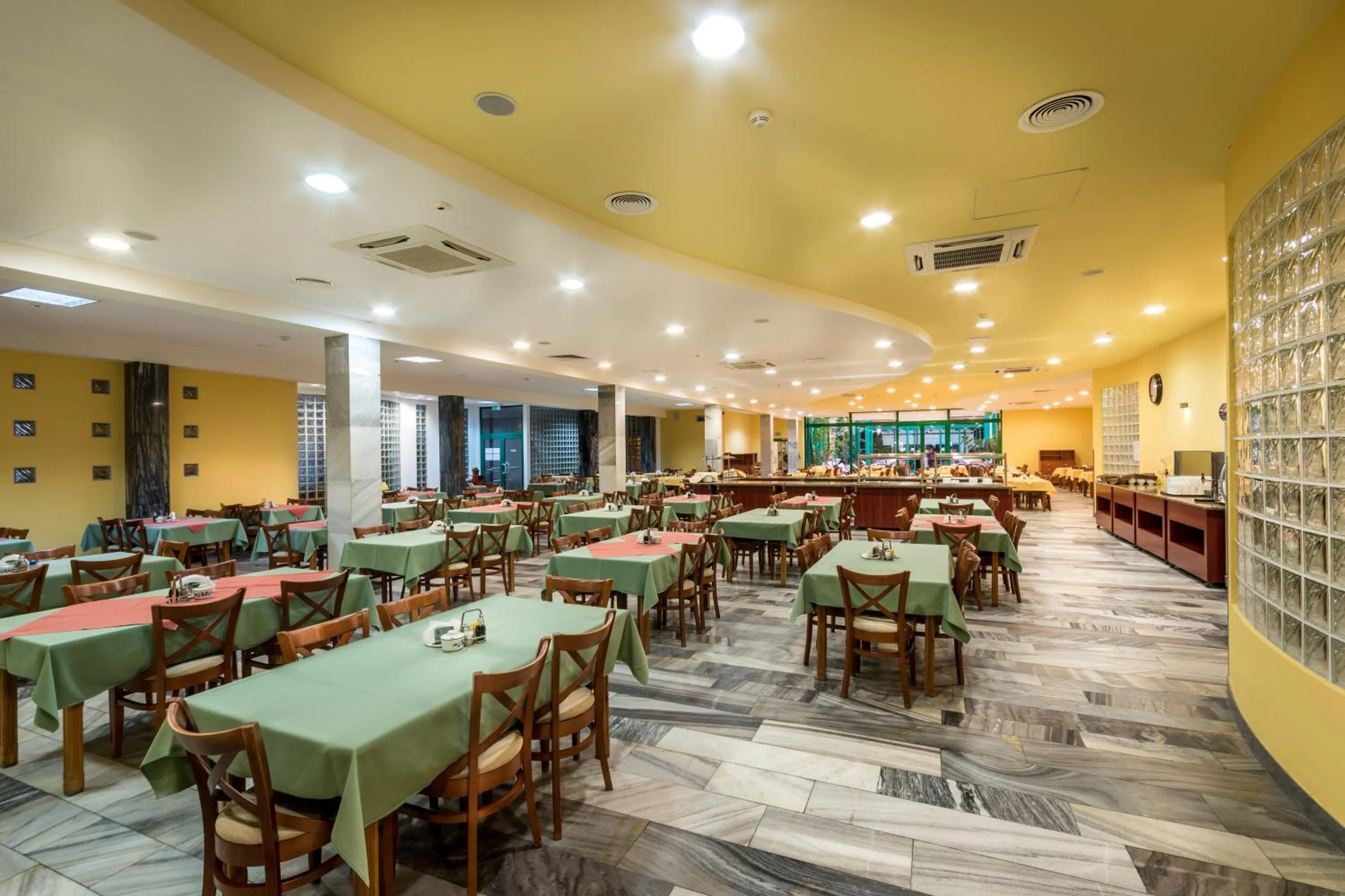 Restaurant/places to eat in Interferie Chalkozyn w Kołobrzegu