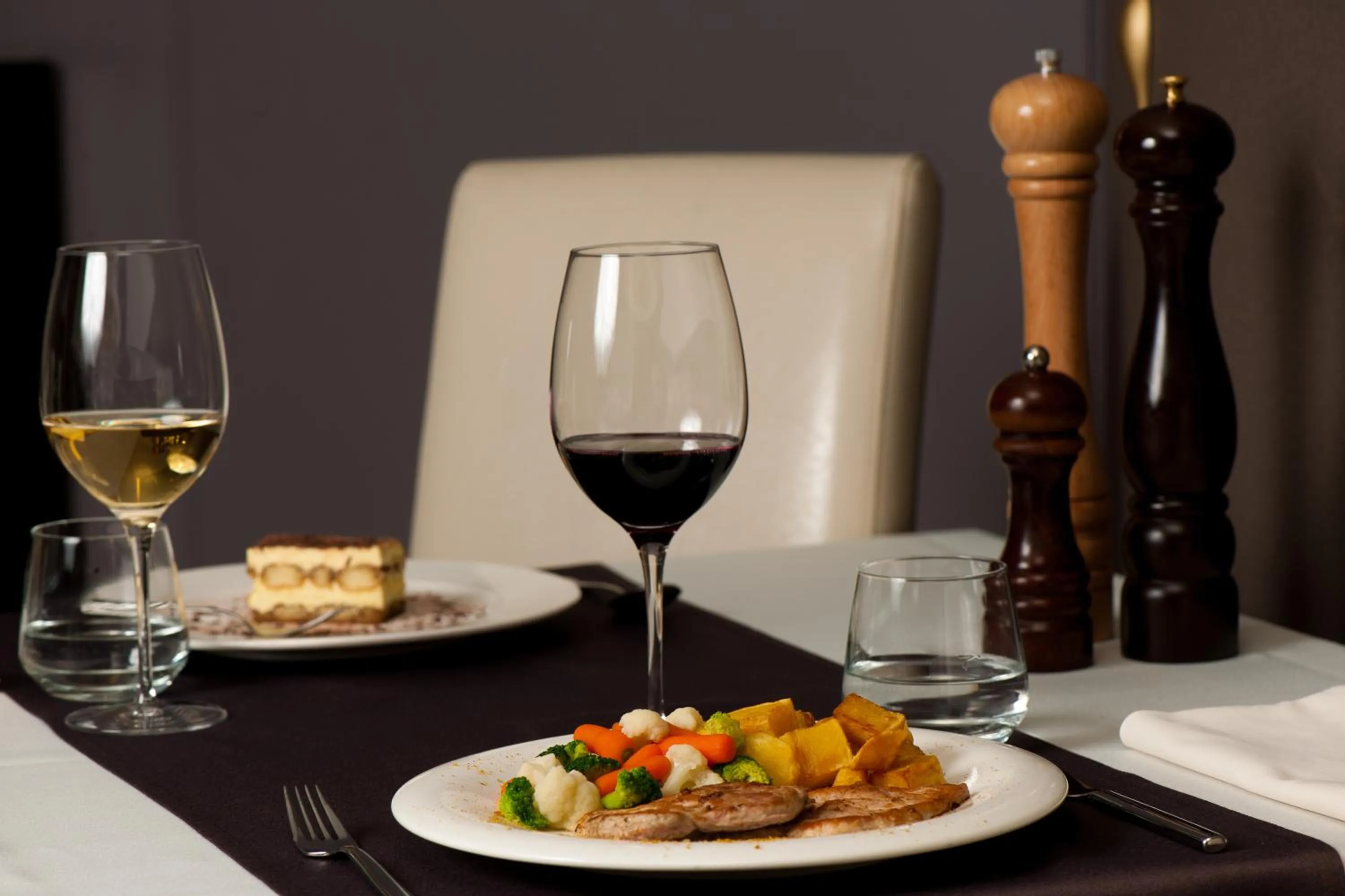 Restaurant/places to eat in Gold Club Hotel & Casino