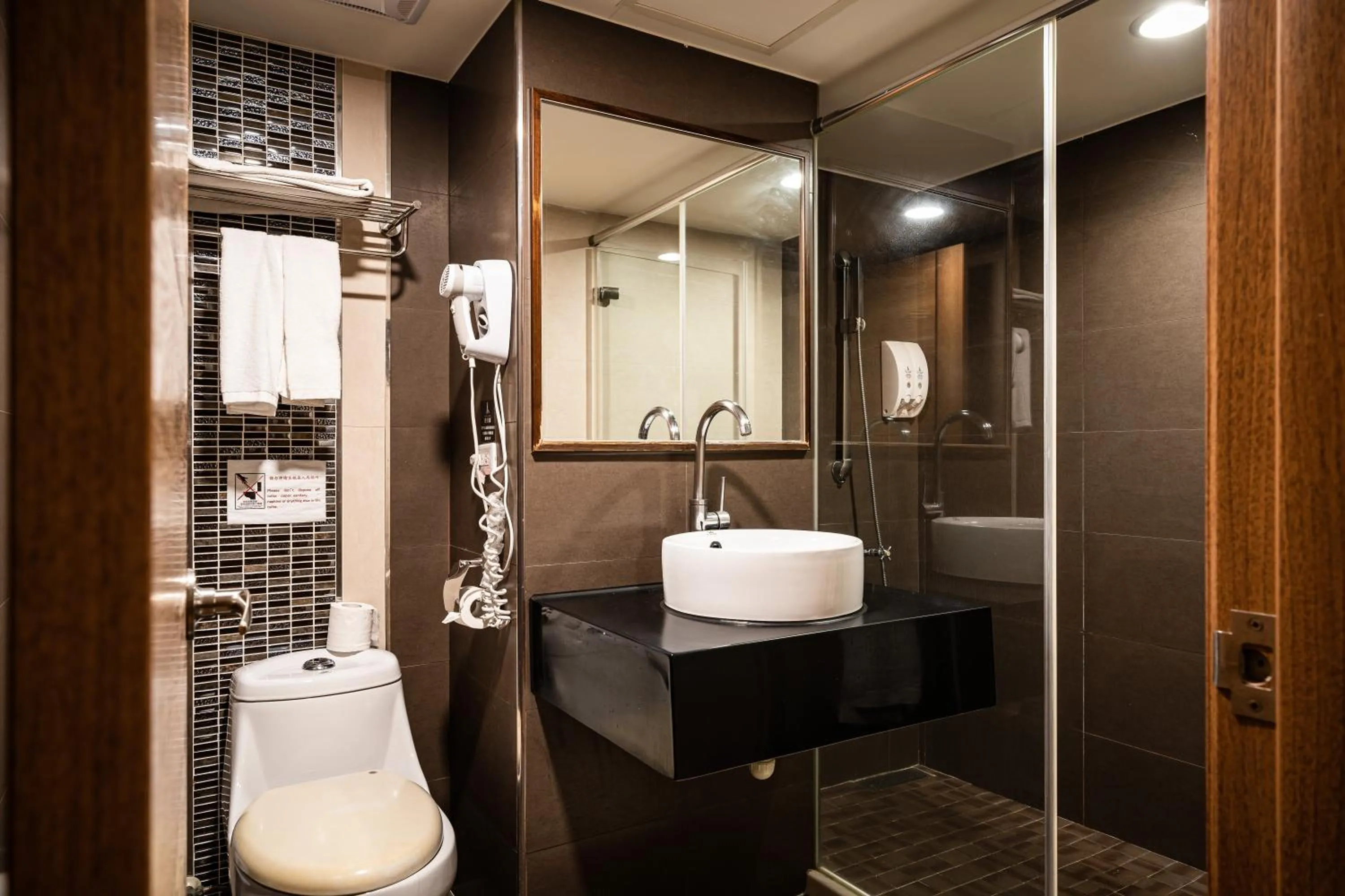 Global Traveler Hotel