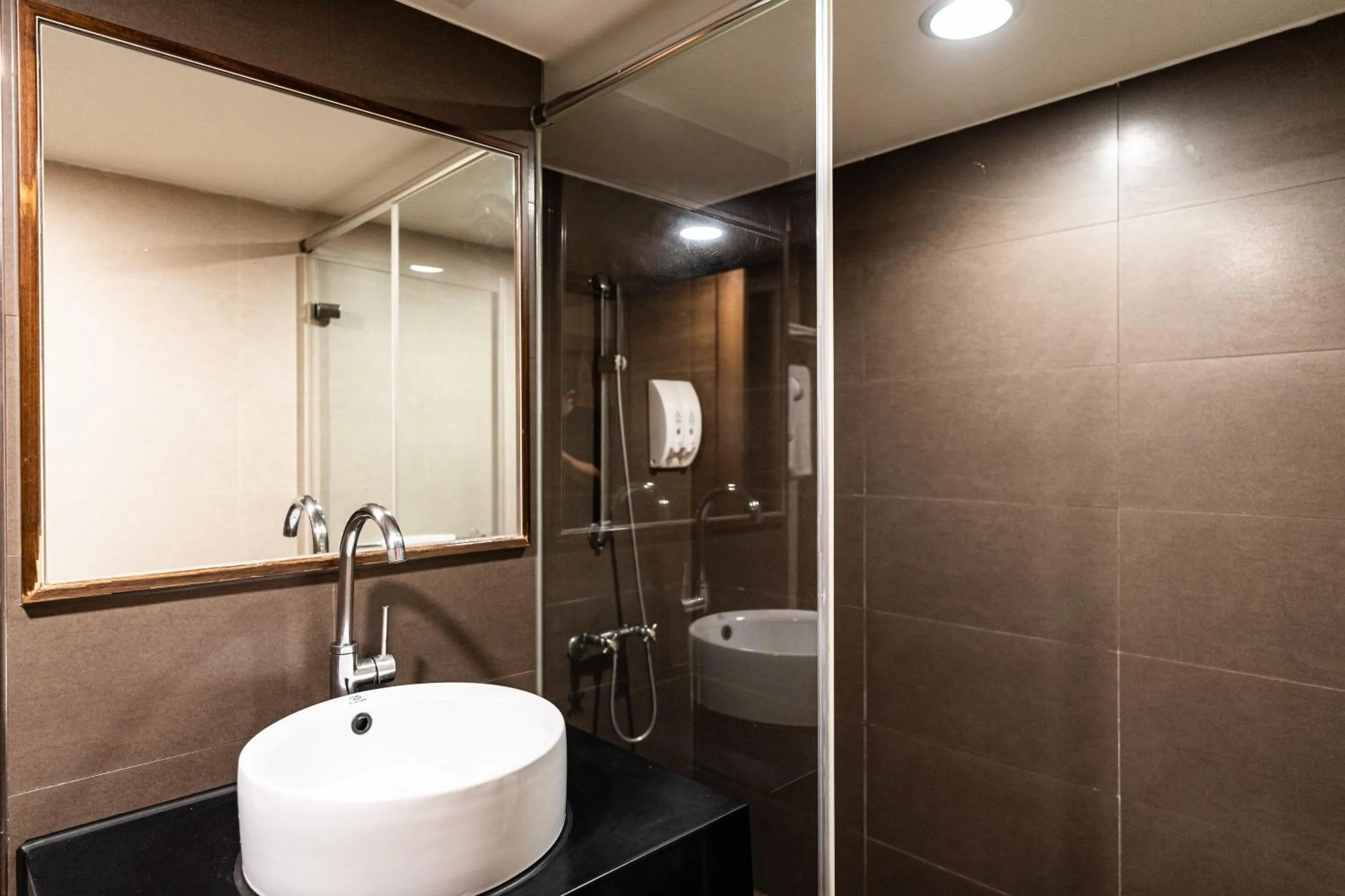 Global Traveler Hotel