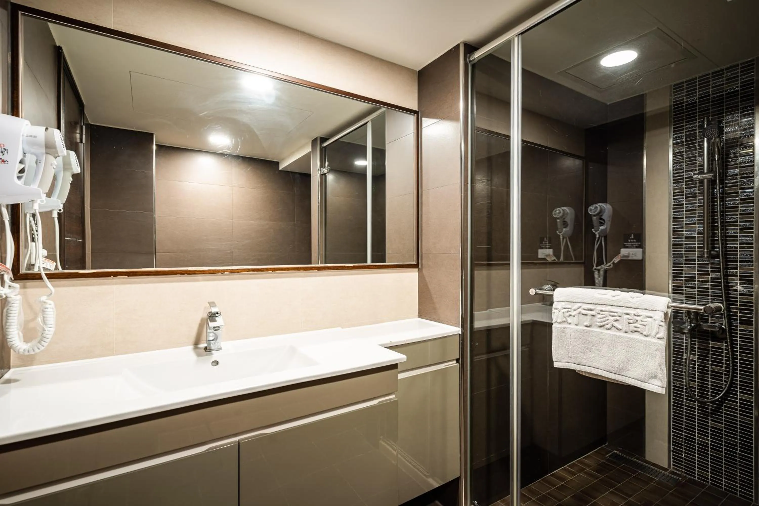 Global Traveler Hotel