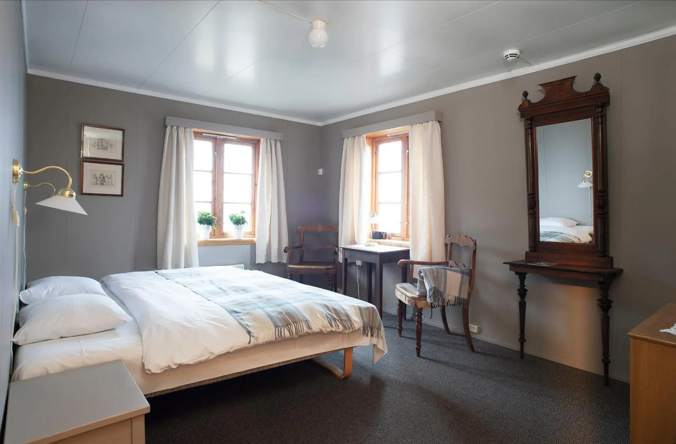 Double Room with Private Bathroom in Glomstad Gjestehus Double Room with Private Bathroom in Glomstad Gjestehus