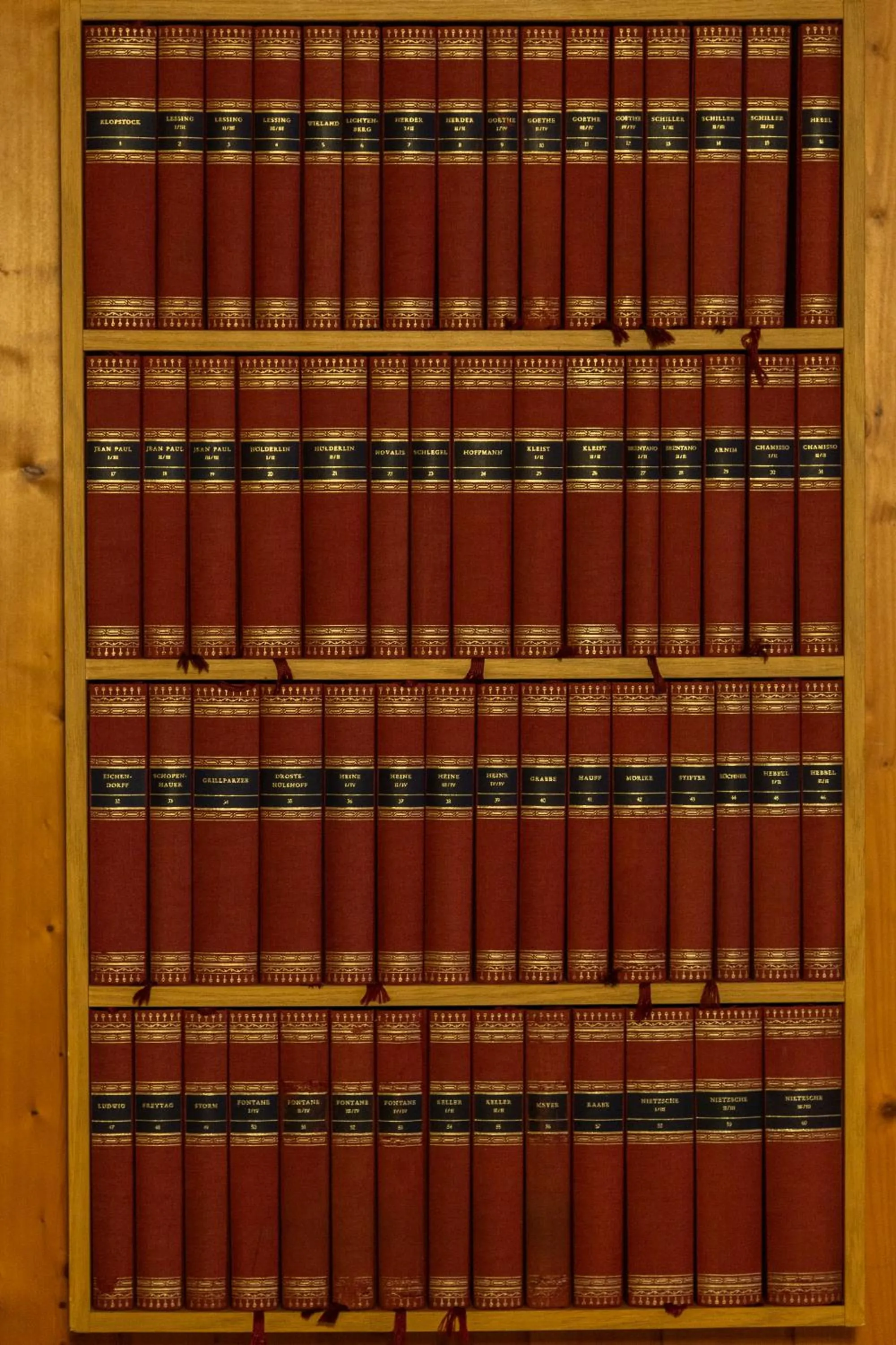 Library in Kunst- und Naturfreundehaus Brünig