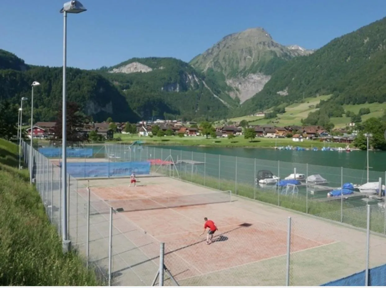 Tennis court in Kunst- und Naturfreundehaus Brünig