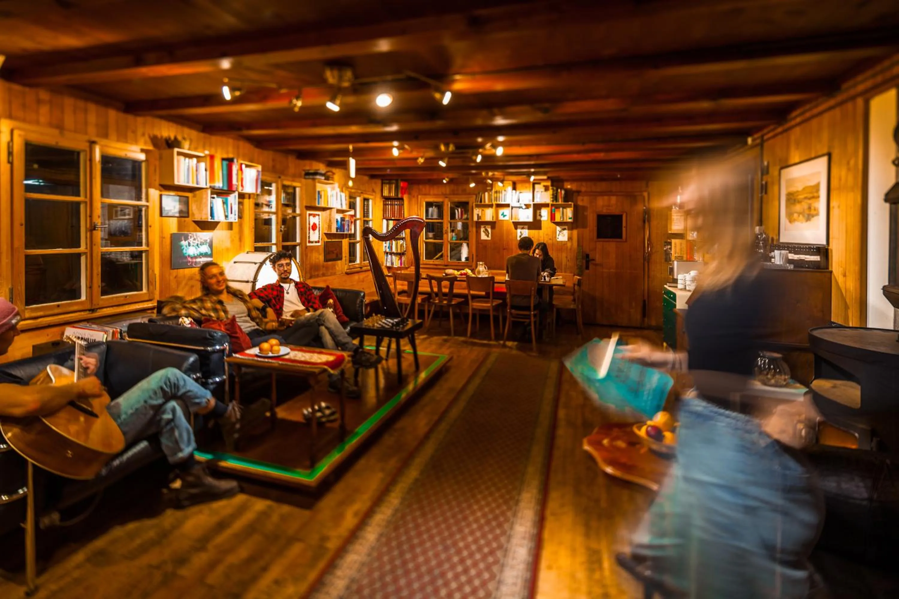 group of guests in Kunst- und Naturfreundehaus Brünig
