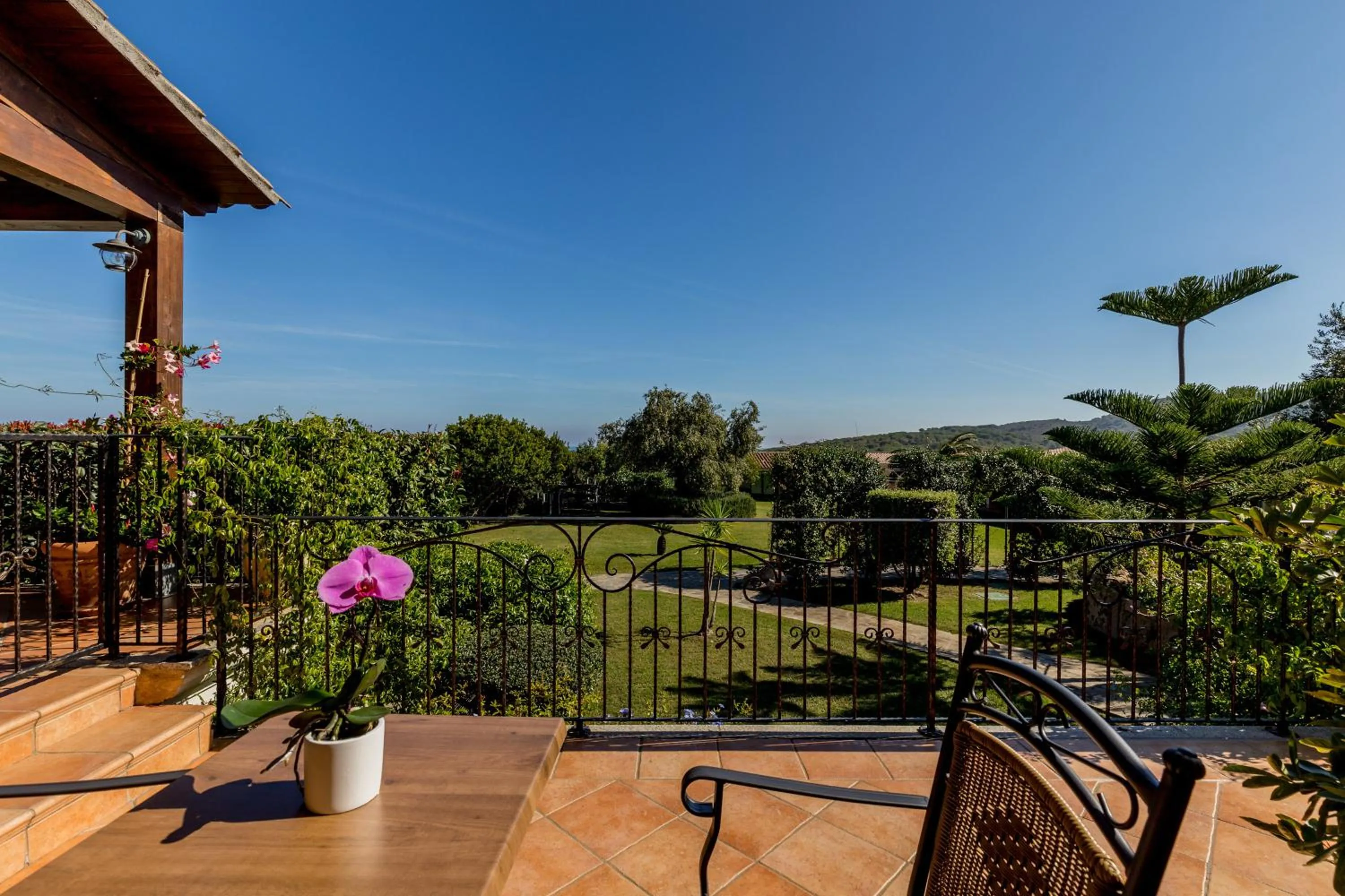 Patio in Hotel Costa Caddu