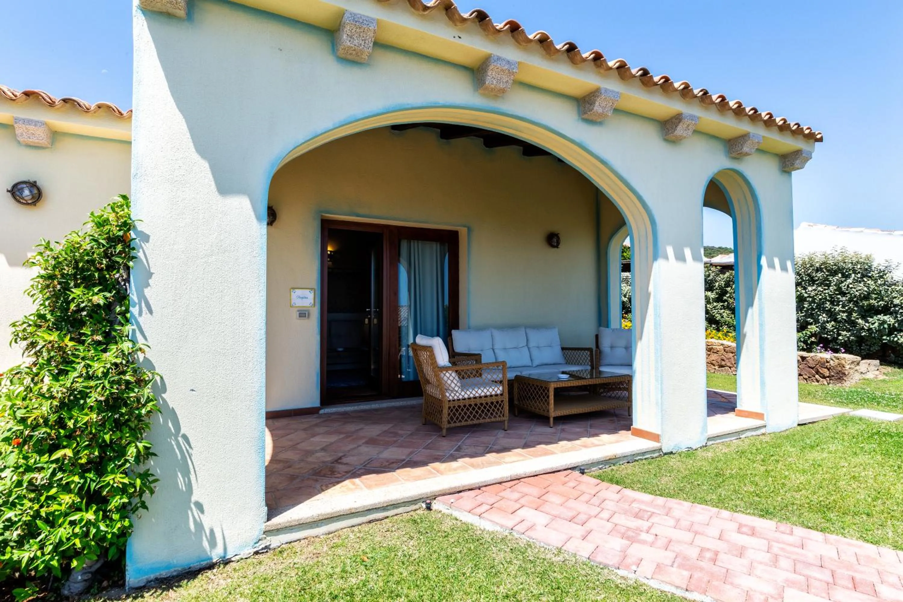 Patio in Hotel Costa Caddu