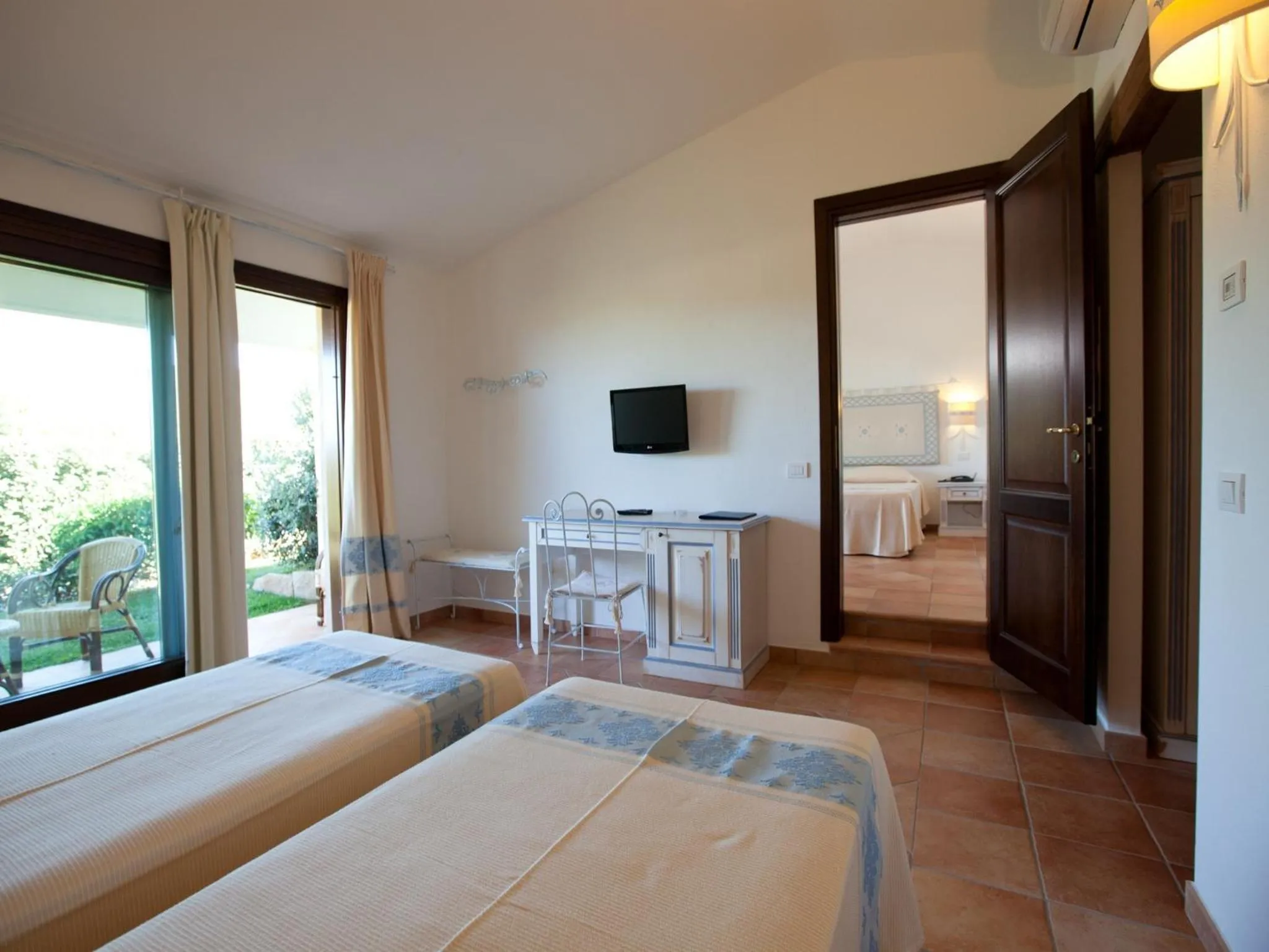 Bed in Hotel Costa Caddu