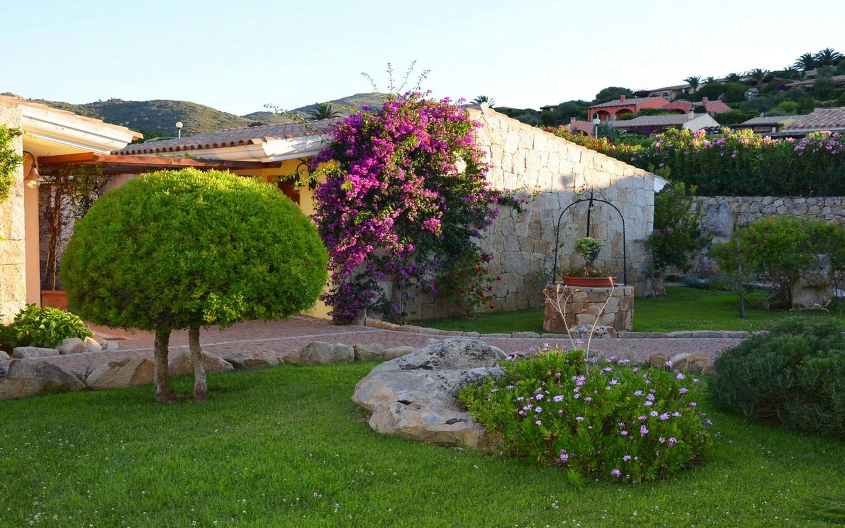 Garden in Hotel Costa Caddu