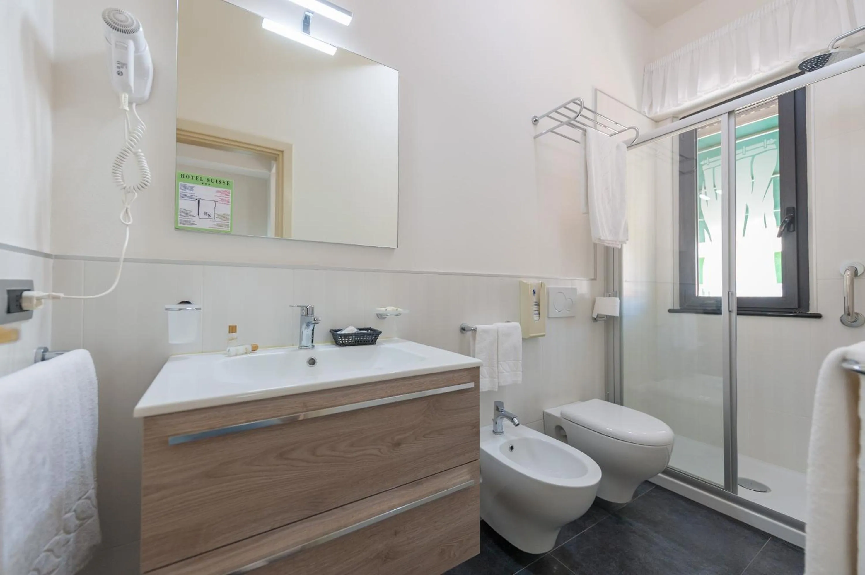 Shower in Hotel Suisse