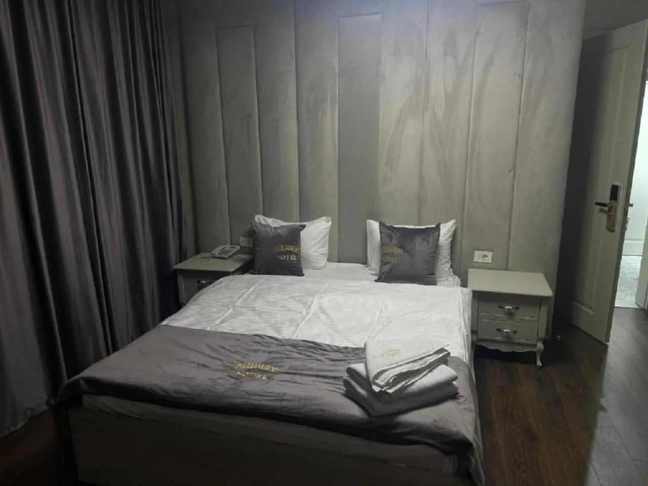 Bed in Parliament Hotel Baku