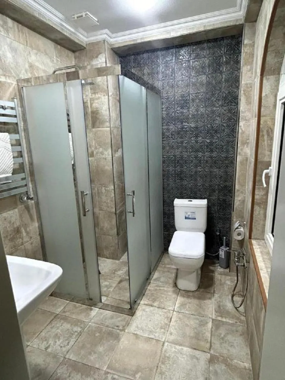 Shower in Parliament Hotel Baku