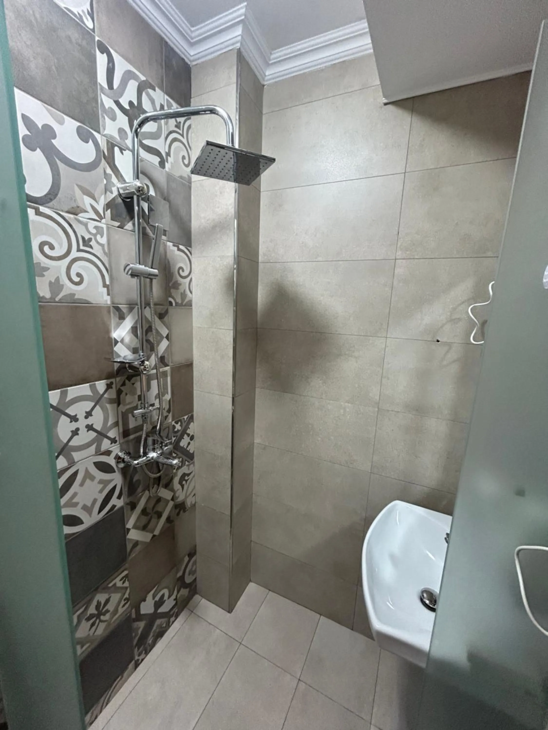 Shower in Parliament Hotel Baku