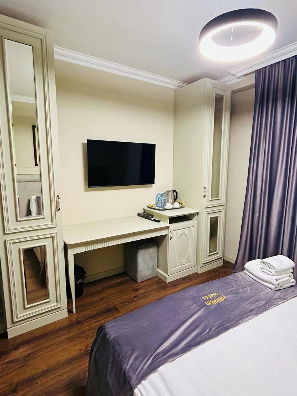 Bed in Parliament Hotel Baku