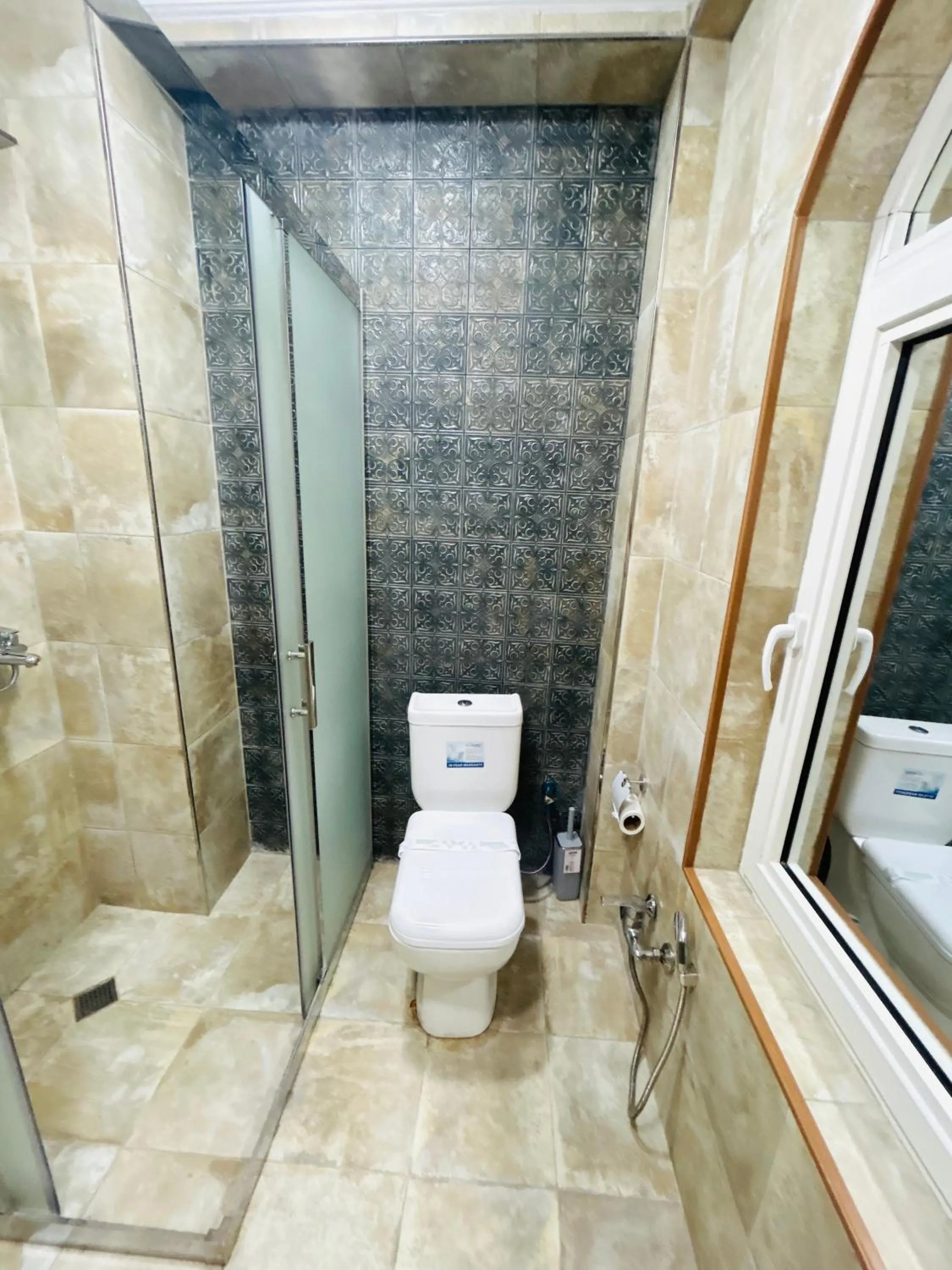 Shower in Parliament Hotel Baku