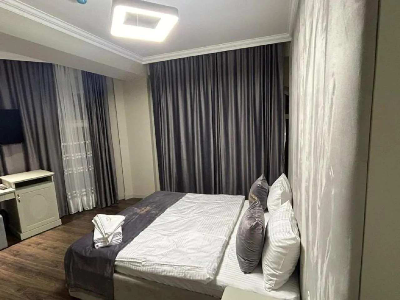 Bed in Parliament Hotel Baku