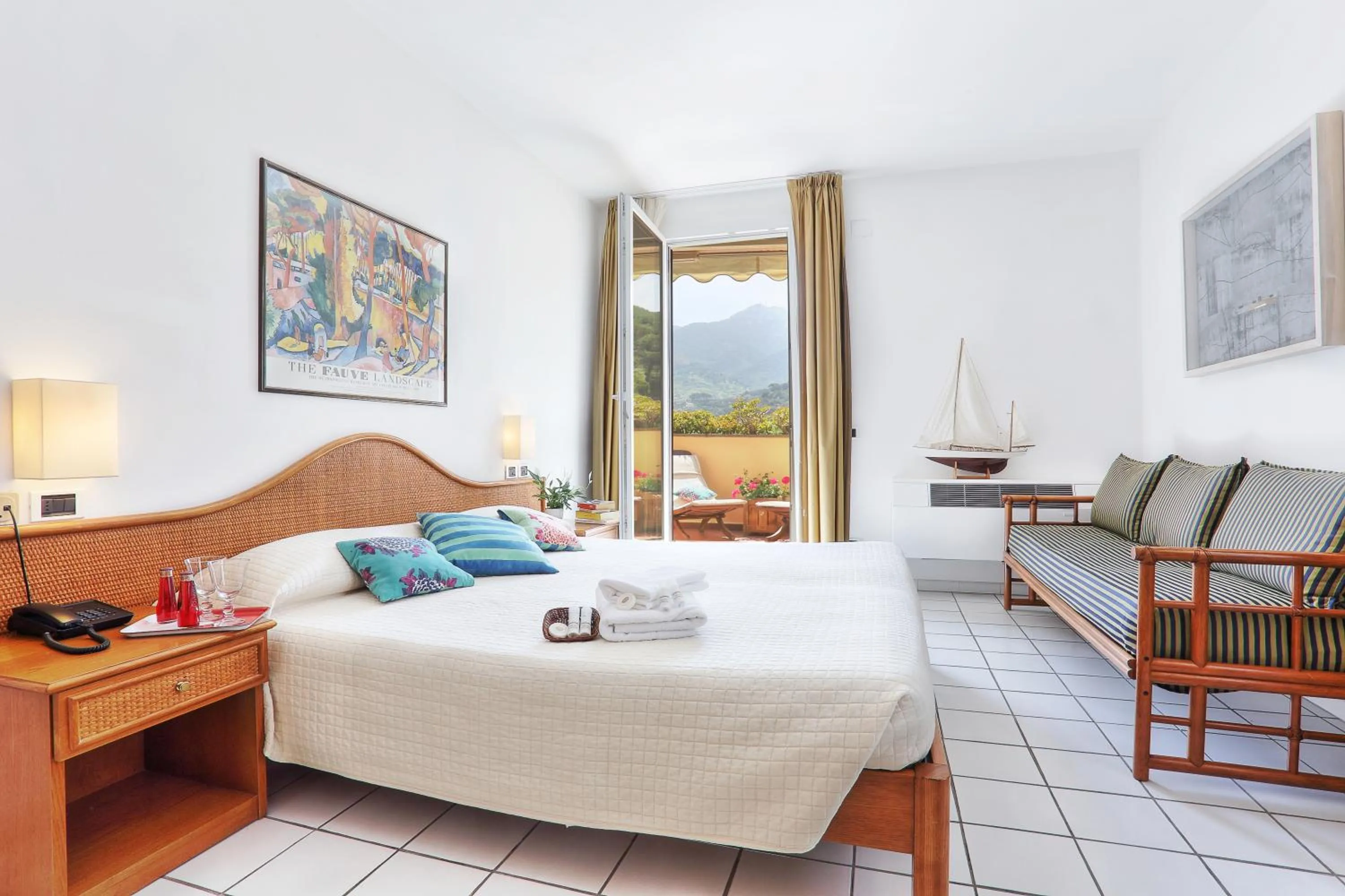 Bed in Hotel Yacht Club