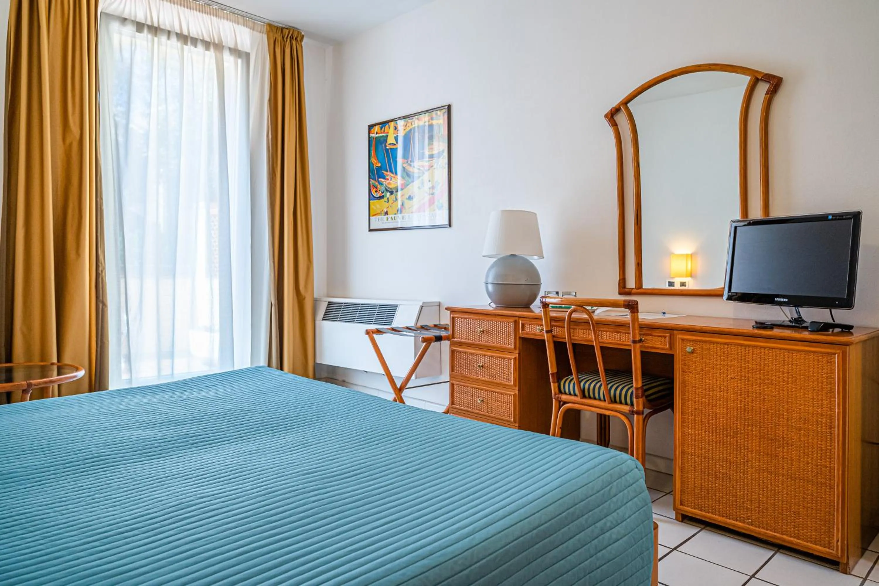 Bedroom, Bed in Hotel Yacht Club