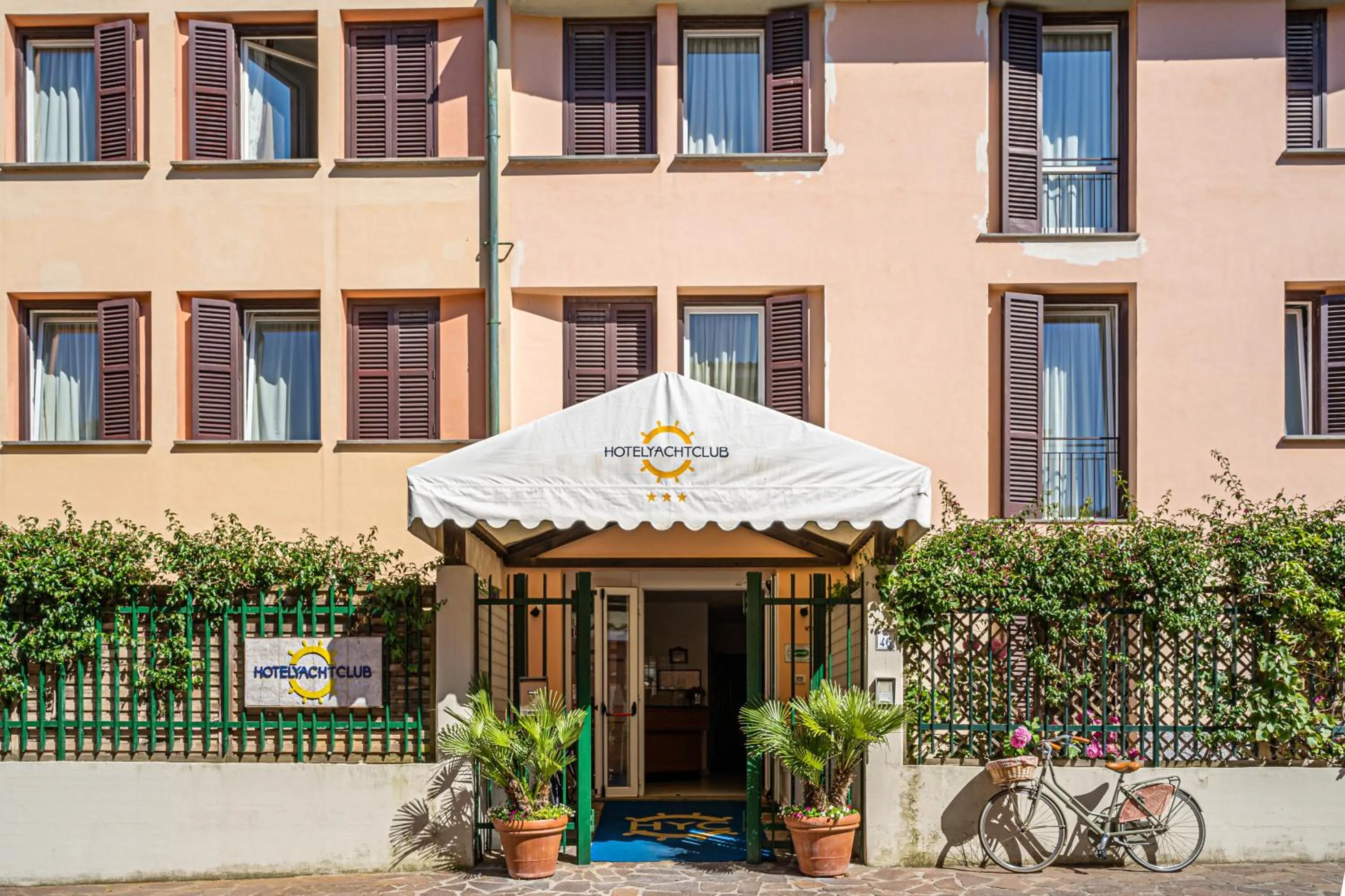 Property building in Hotel Yacht Club