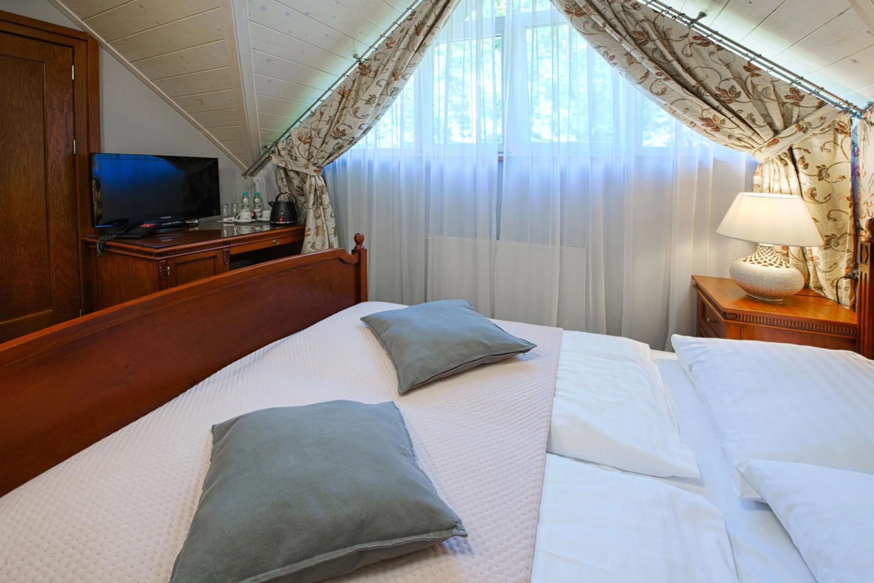 Bed in Hotel Zalesie