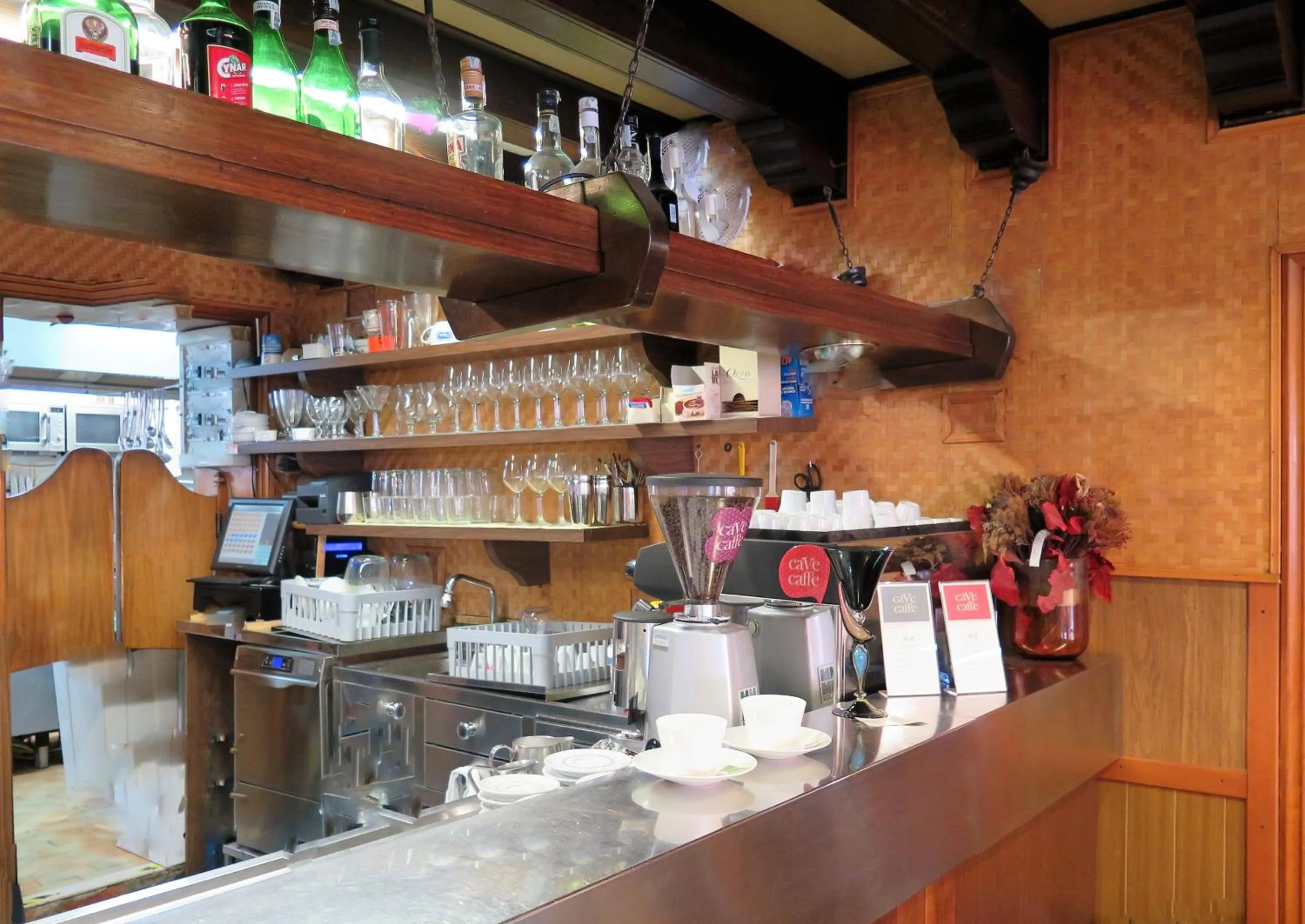 Restaurant/places to eat in Al Soffiador