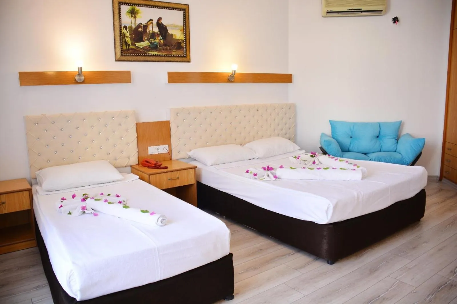 Photo of the whole room in Miranda Moral Beach