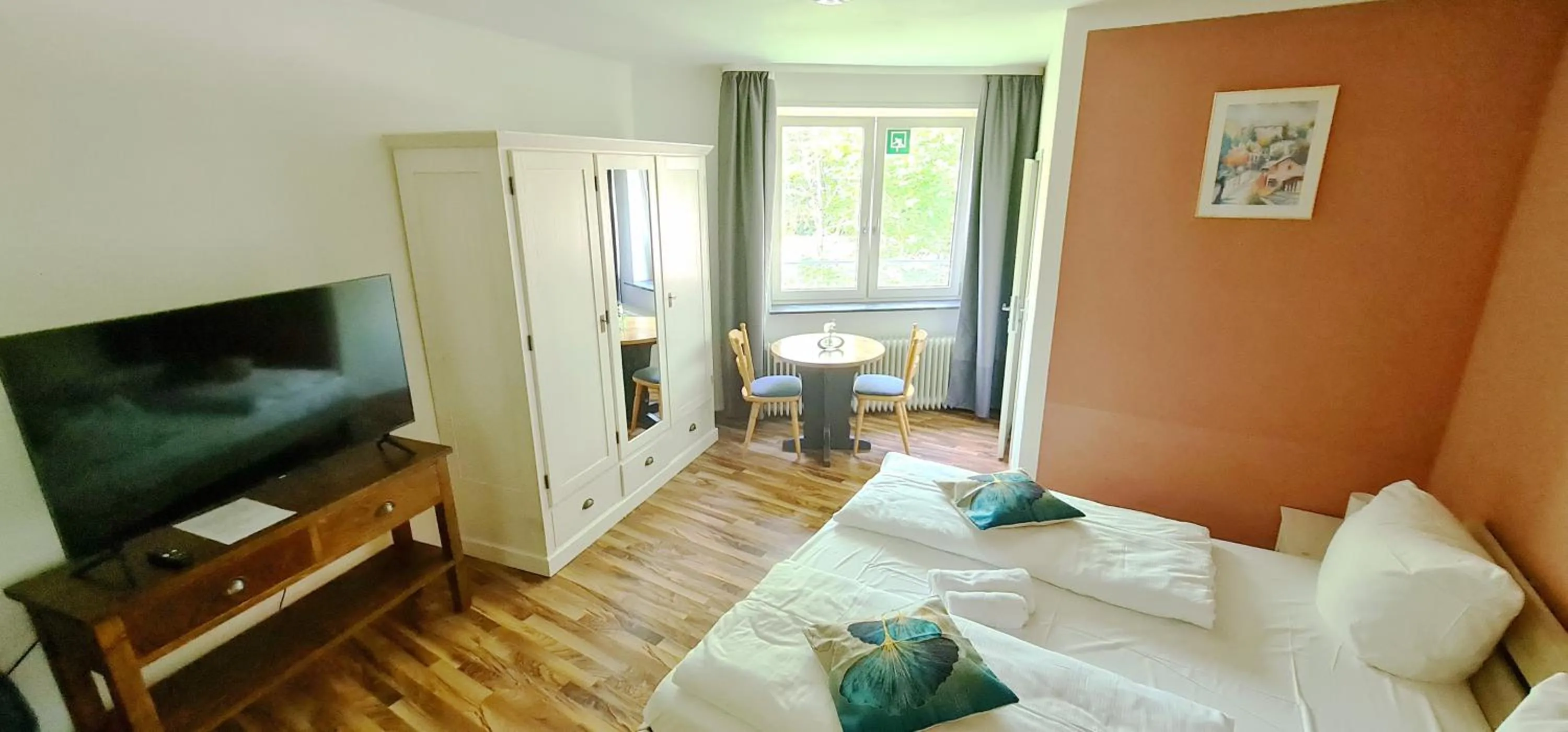 TV and multimedia, Bed in Hotel Bischoff Winnweiler