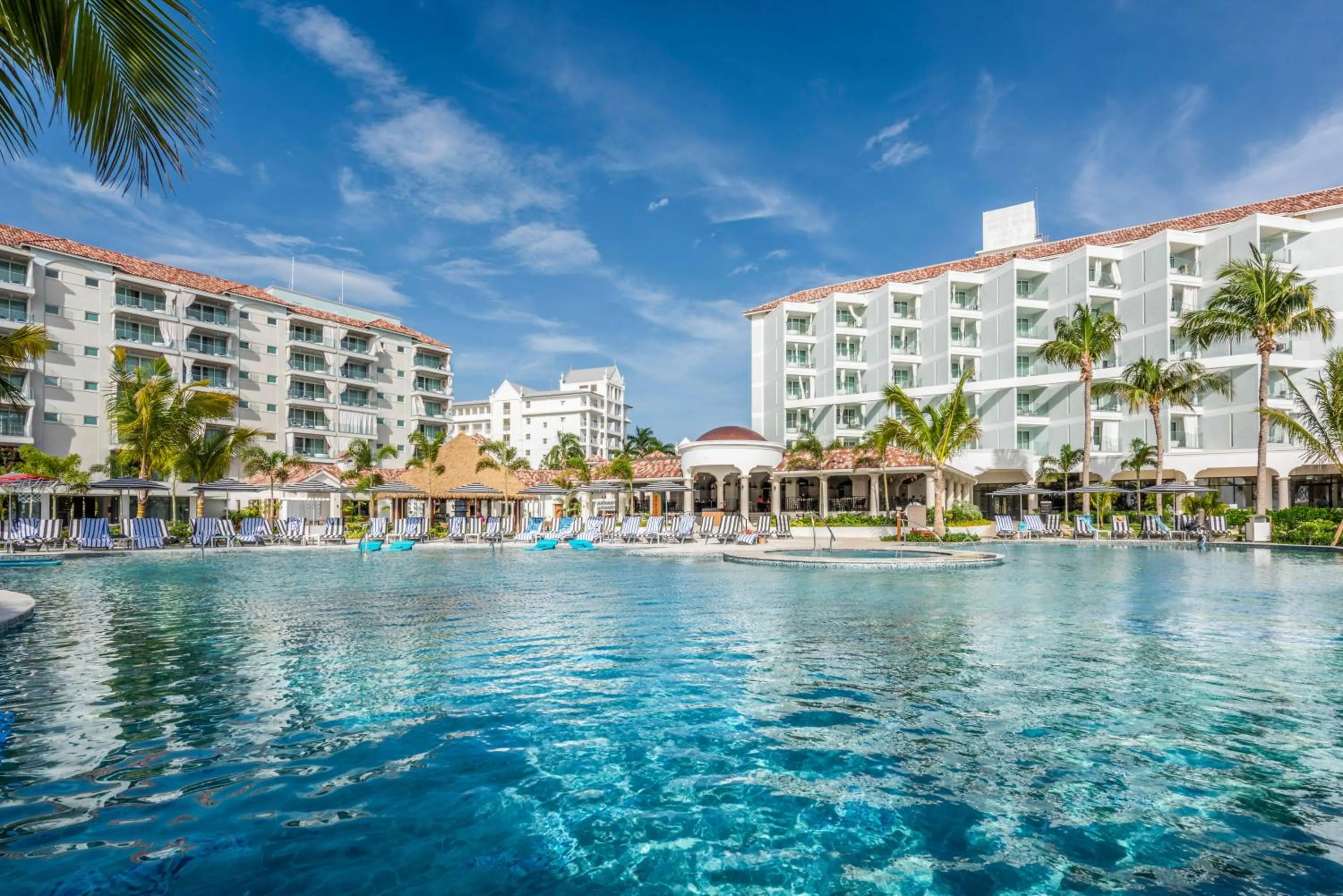 Swimming pool in Sandals Dunns River All Inclusive Couples Only