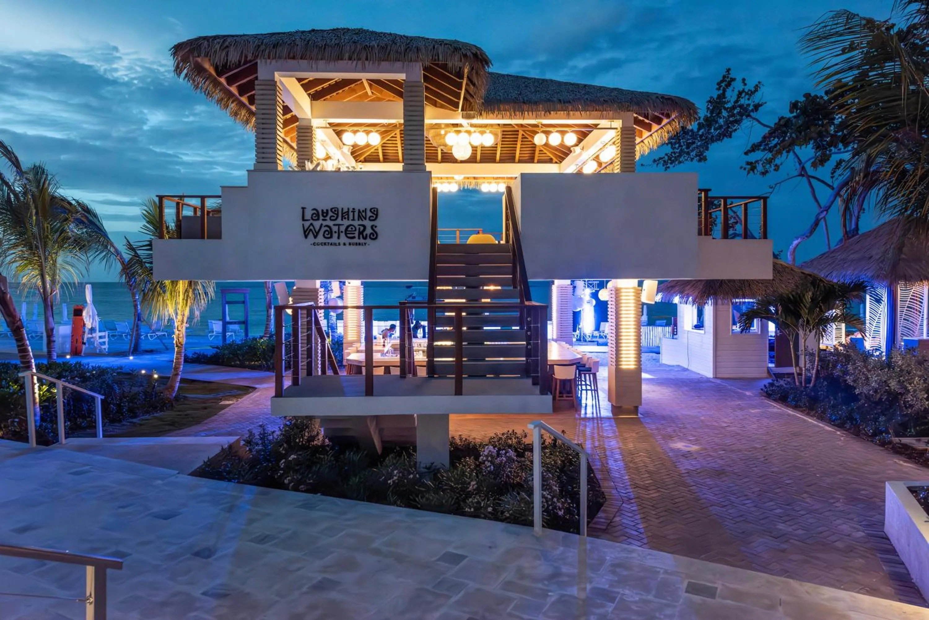 Lounge or bar in Sandals Dunns River All Inclusive Couples Only