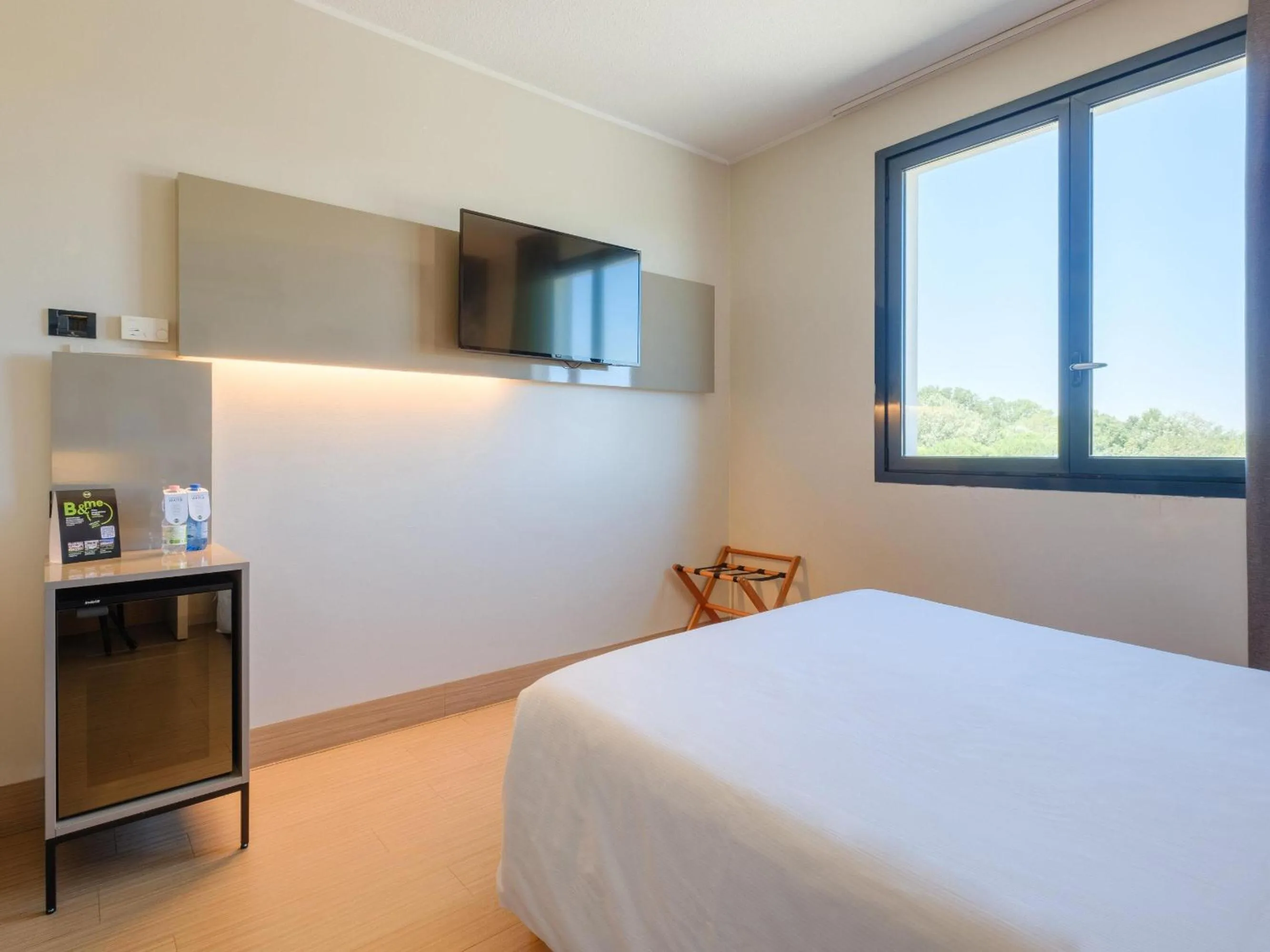 Photo of the whole room, Bed in B&B Hotel Ravenna