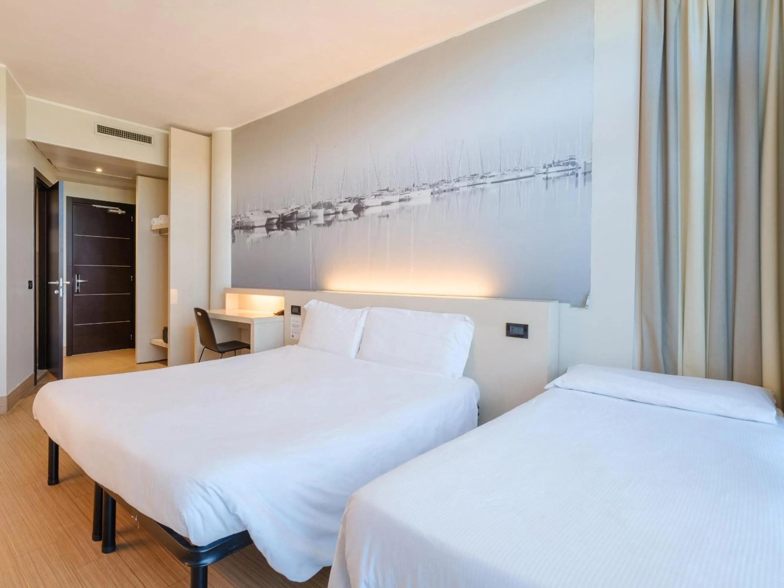 Photo of the whole room, Bed in B&B Hotel Ravenna